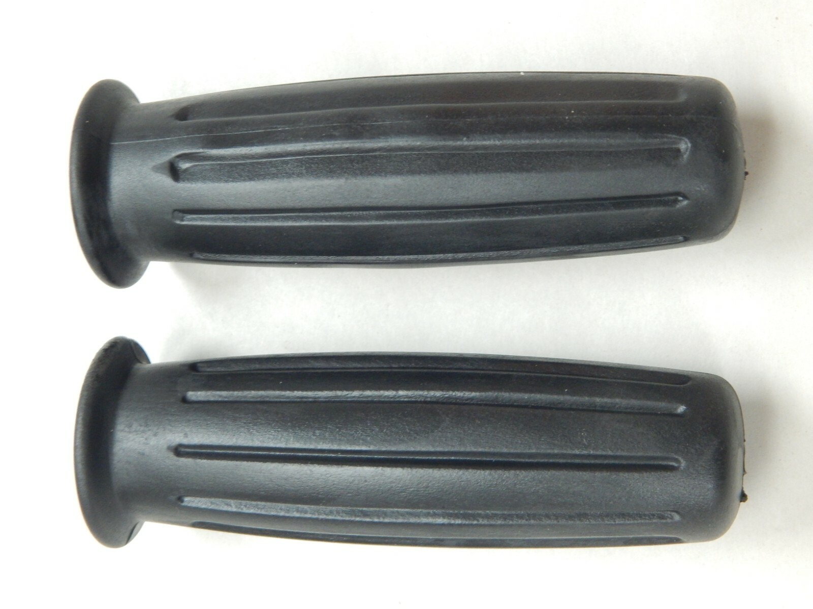 AMAL HANDLEBAR GRIPS 1965-67 TRIUMPH BSA 366/012 BLACK TT C 366/011 HORNET 650