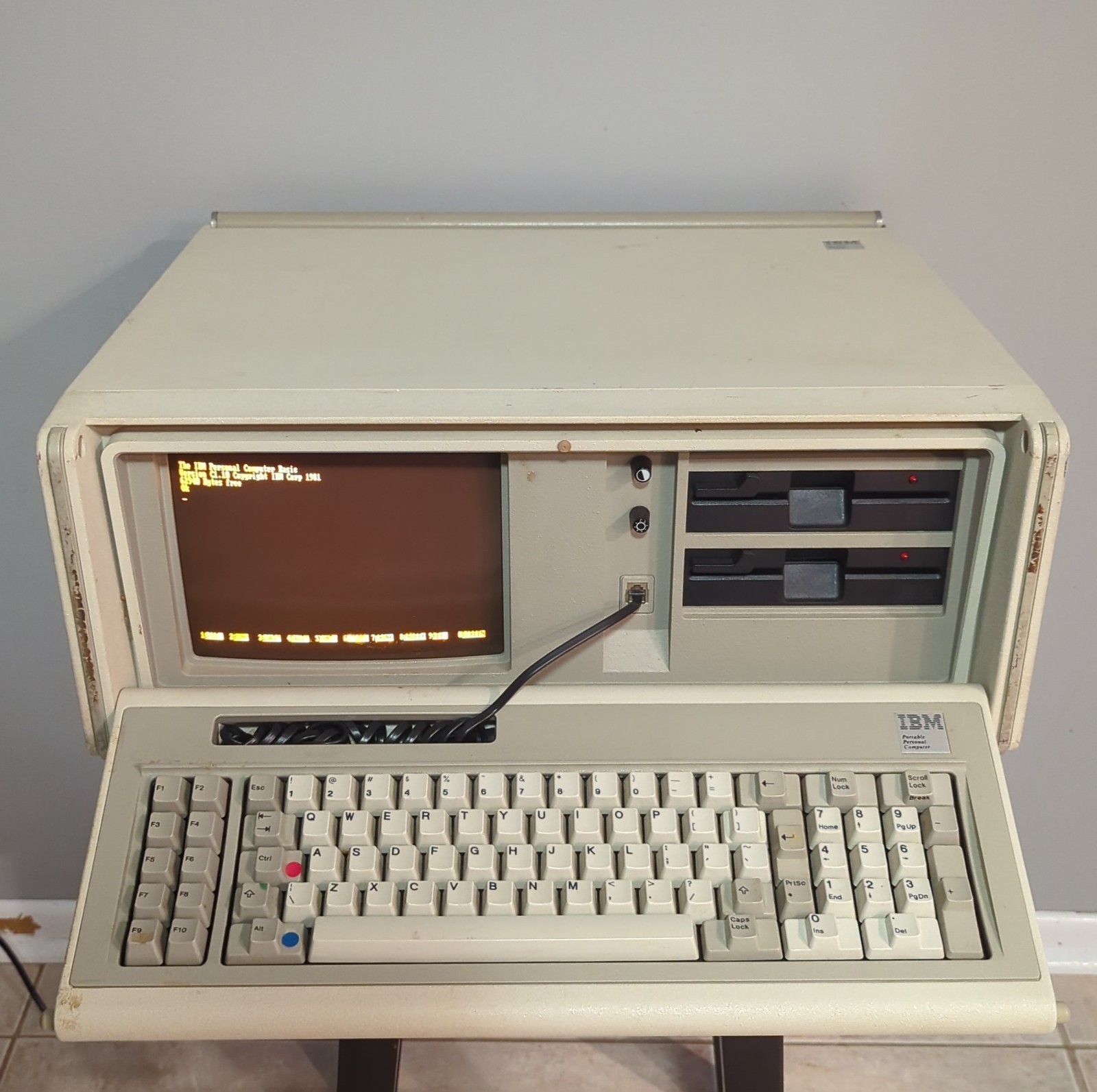 IBM Portable Personal Computer Model 5155 Vintage - Powers On