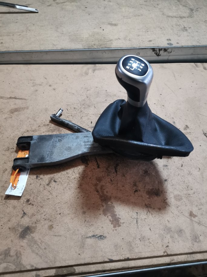 BMW 1 E87 MANUAL GEAR SELECTOR GAITOR KNOB GAITOR 6 SPEED 2004-2014 2.0 N43 E8X