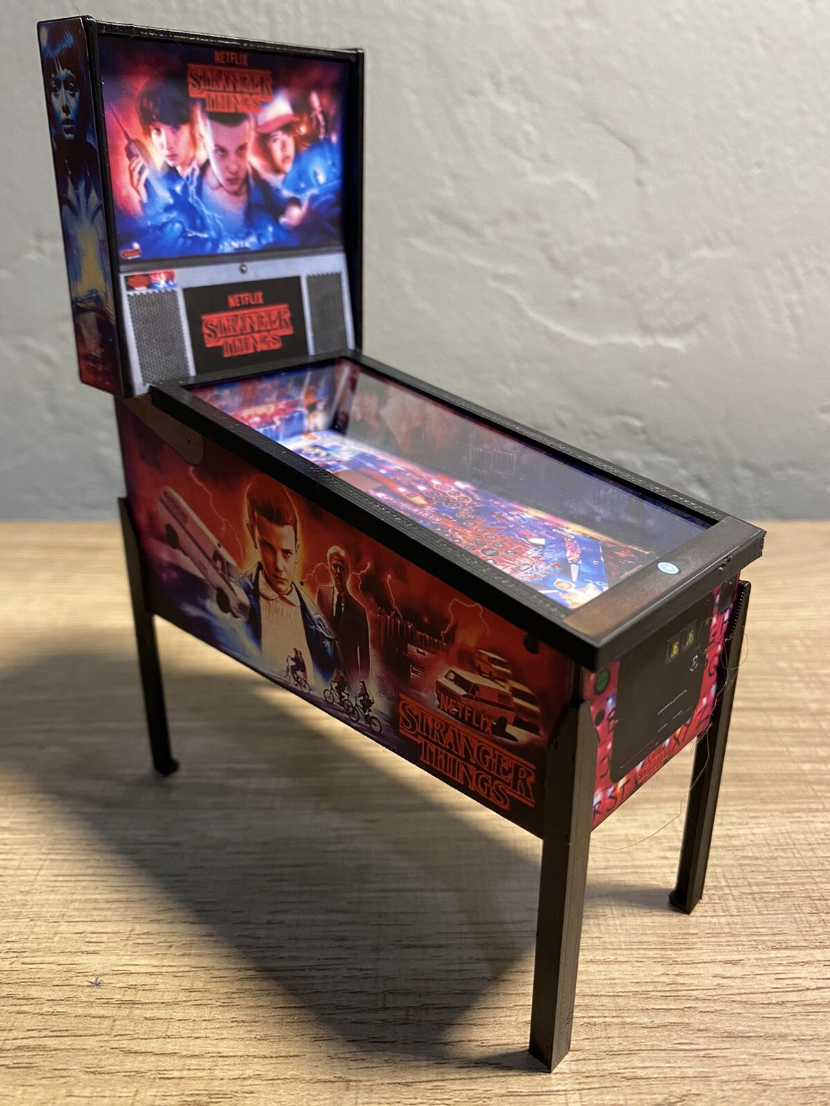 1:12 Scale Replica “Stranger Things” Pinball Machine Mini Model Keepsake Trophy