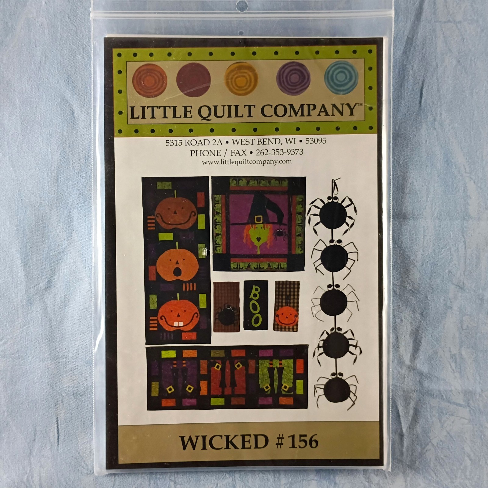 Little Quilt Company 'Wicked #156' Pattern Set - Quilt, Runner, Towels