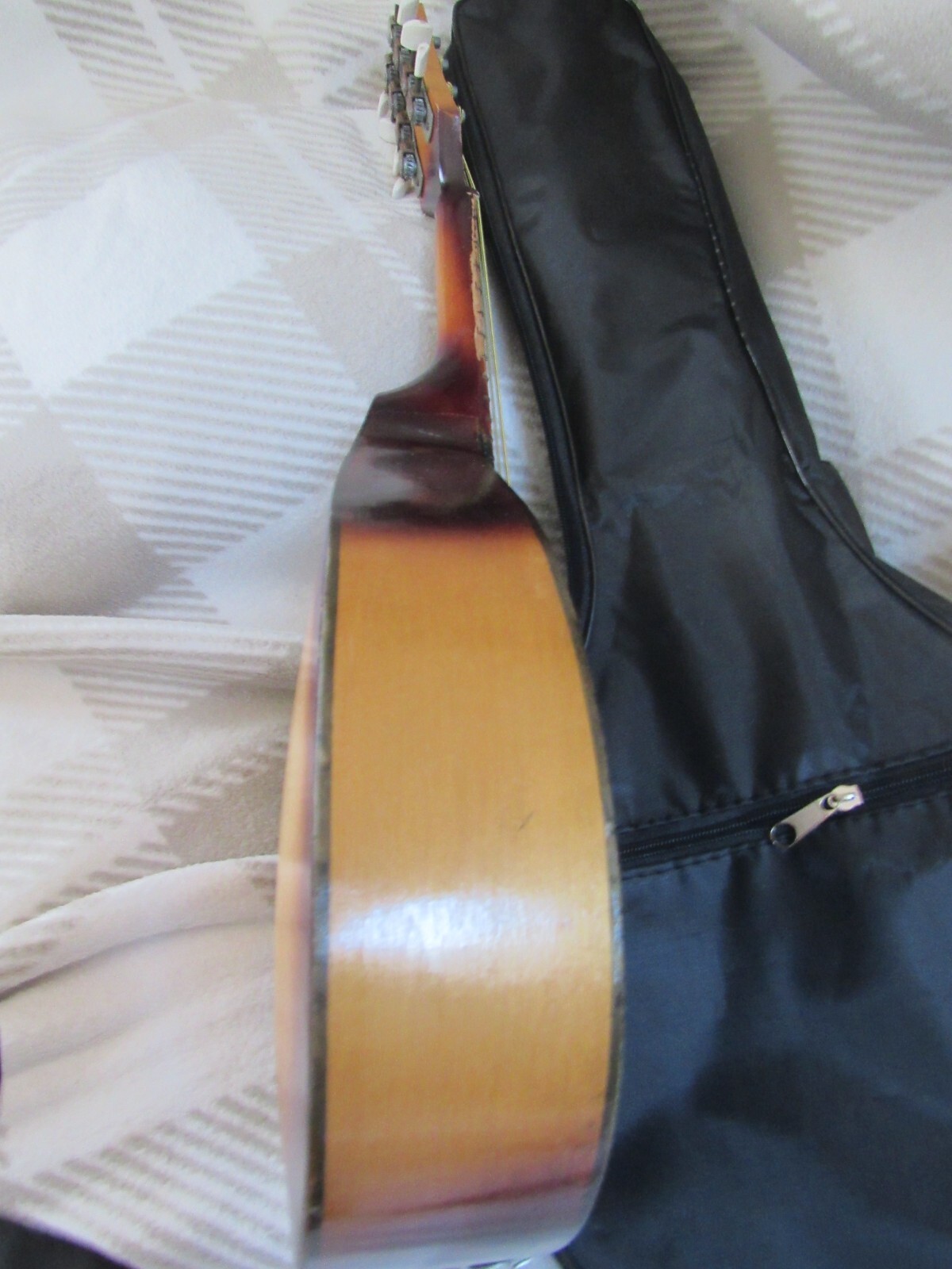 MANDOLINO