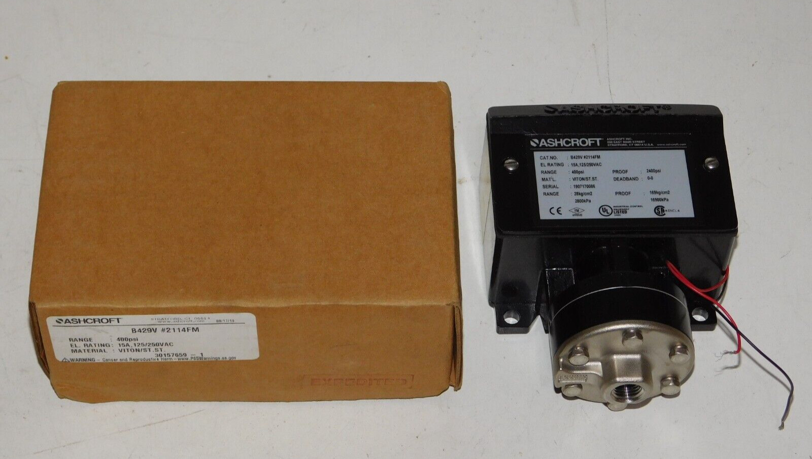 New Ashcroft B429V 2114FM Pressure Switch 15A 250VAC 400psi Viton/st.st Unit USA