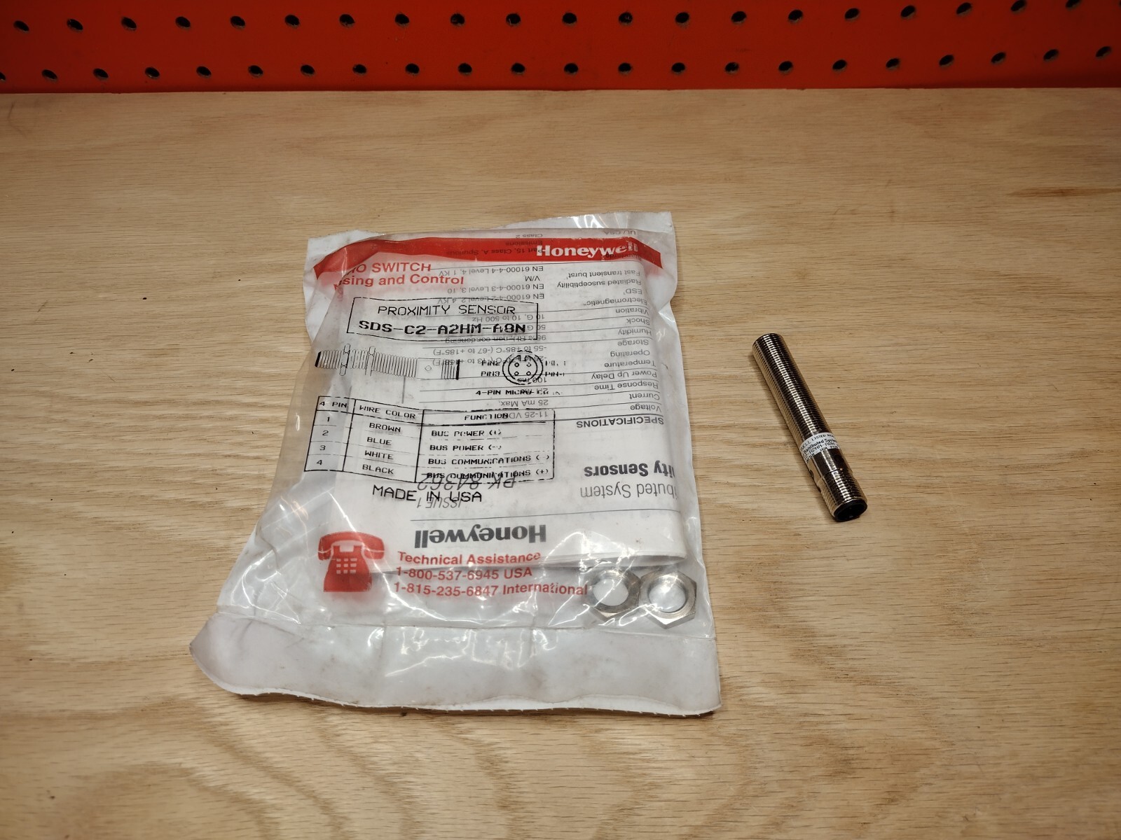 NEW  Honeywell  SDS-C2-A2HM-A8N  Proximity Sensor  Fast Shipping