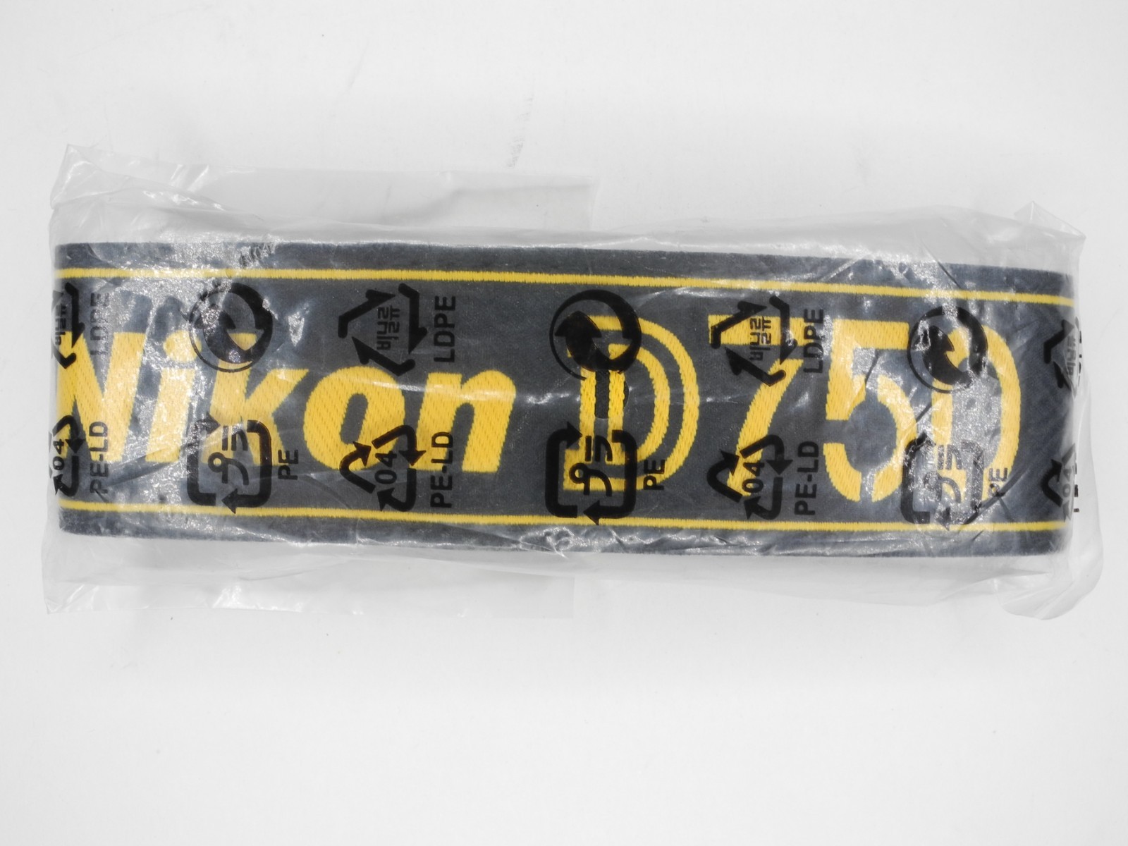 NEW Nikon D750 Genuine DSLR Camera Neck Strap / AN-DC14