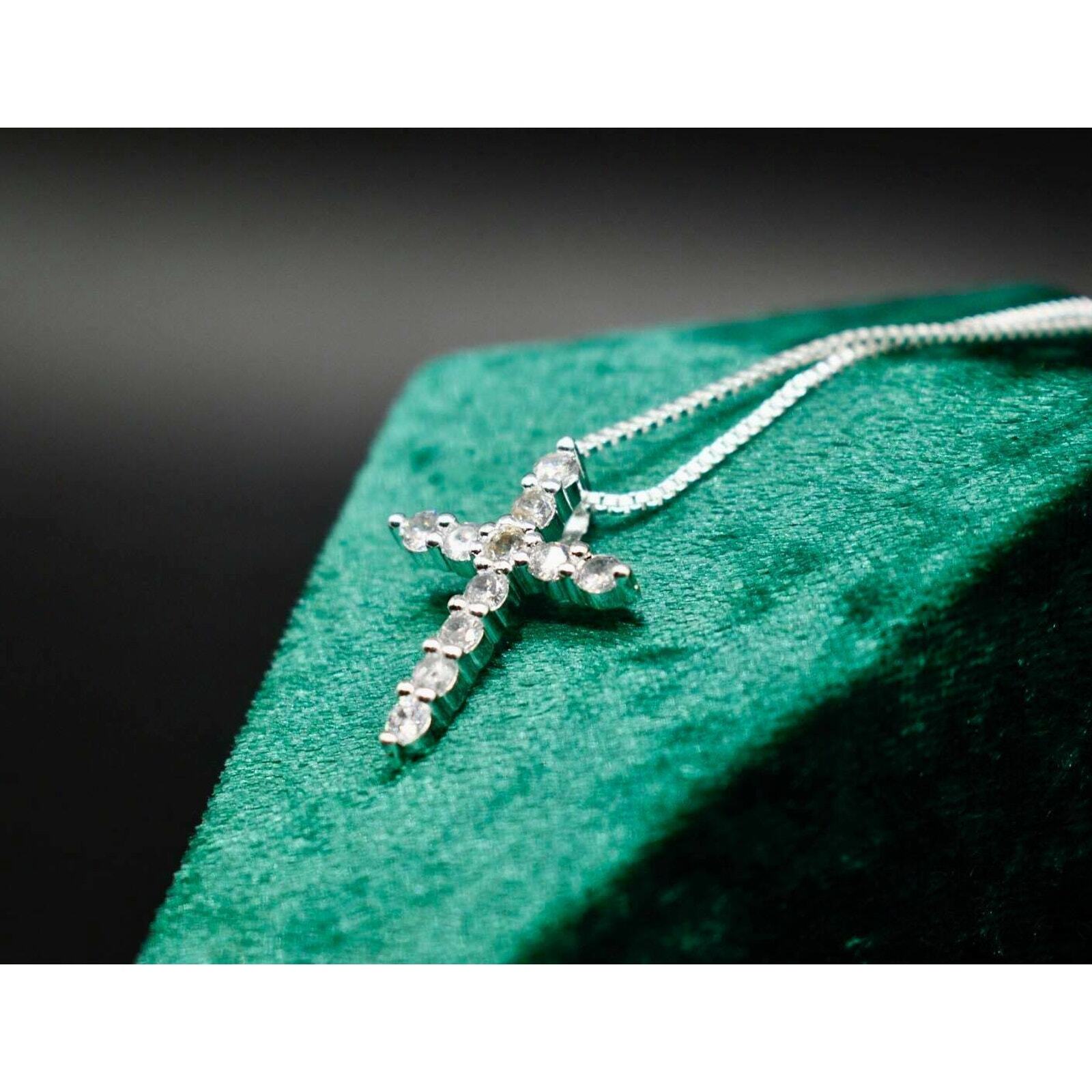 Unisex 925 Silver Cross Cubic Zirconium Diamond Necklace Faith and Strength
