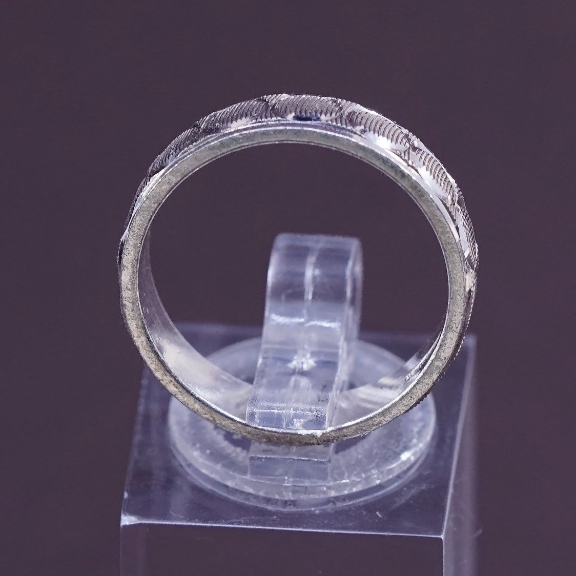 sz 7.75, vtg Sterling silver handmade ring, 925 band w/ circle pattern