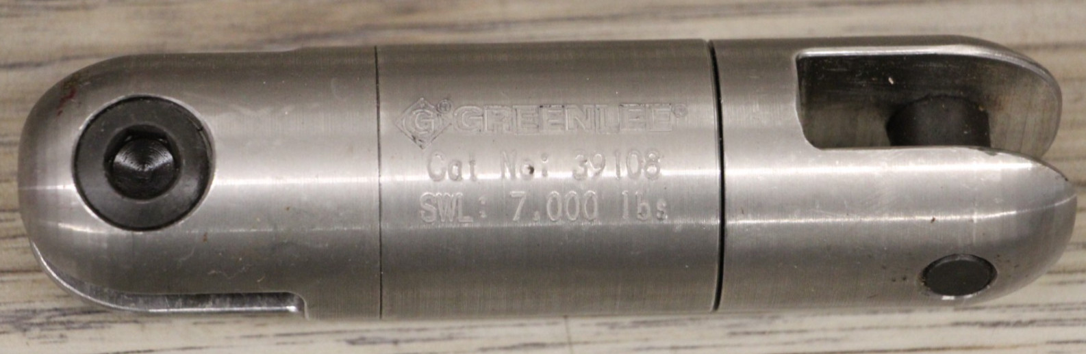 Greenlee 39108 7,000 lbs. Capacity, Stainless Steel body Construction Swivel