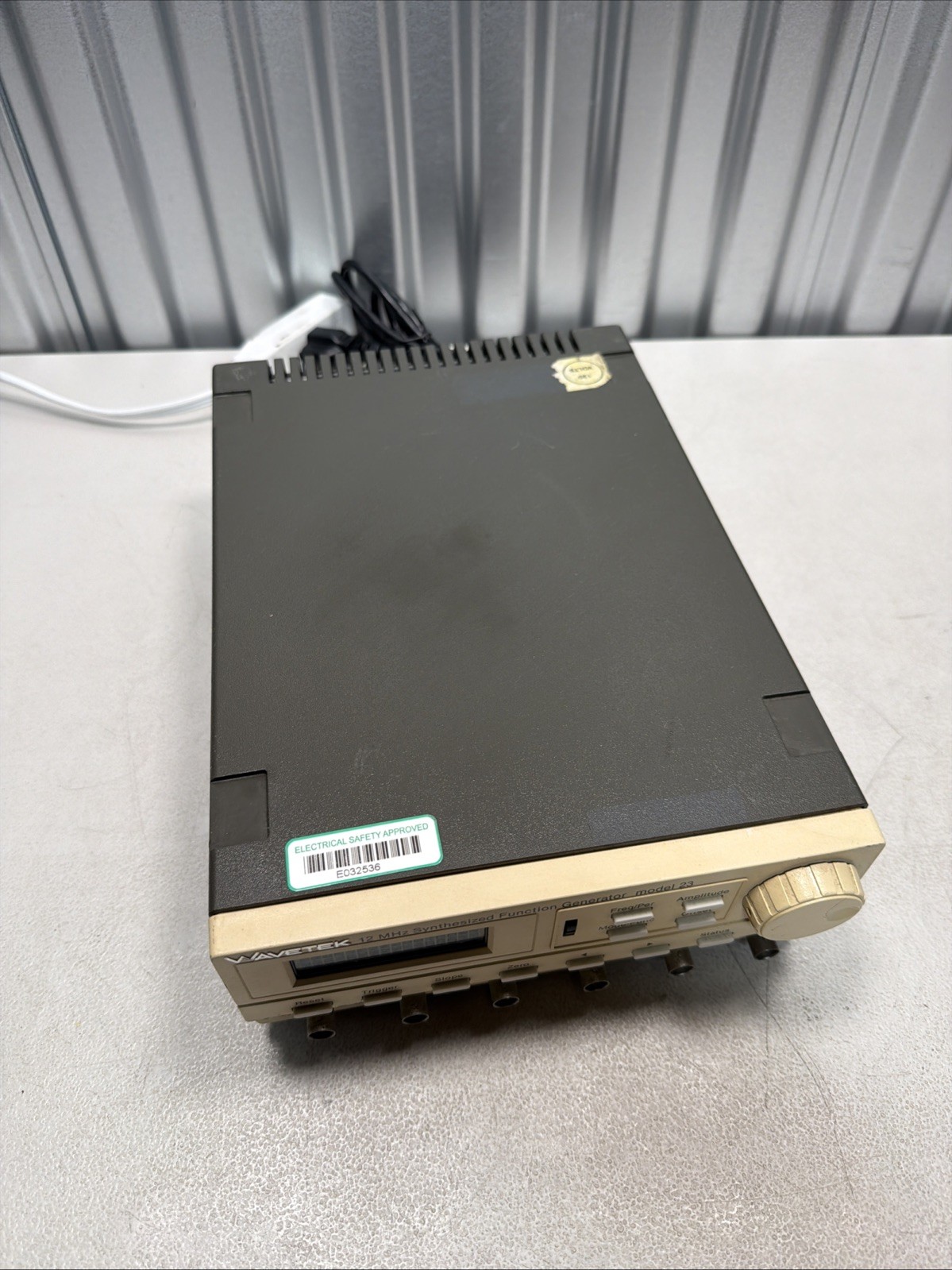 Wavetek Model 23 12 MHz Synthesized Function Generator - Working!