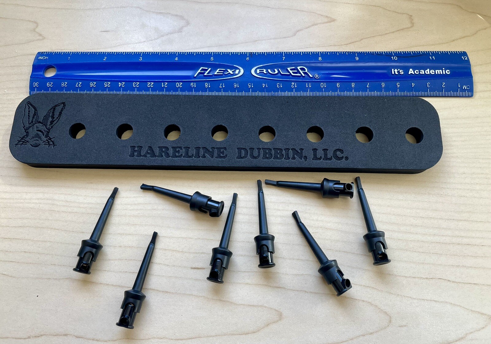 HARELINE DUBBIN CENTER STAGE FLY DISPLAY / DRYING RACK. 8 CLIPS.