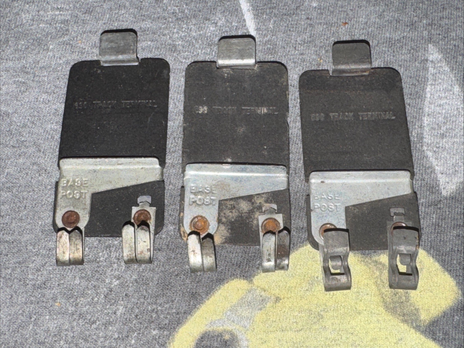 3 LIONEL TRAIN 690 TRACK TERMINAL CONNECTOR BASE POST 0 GAUGE