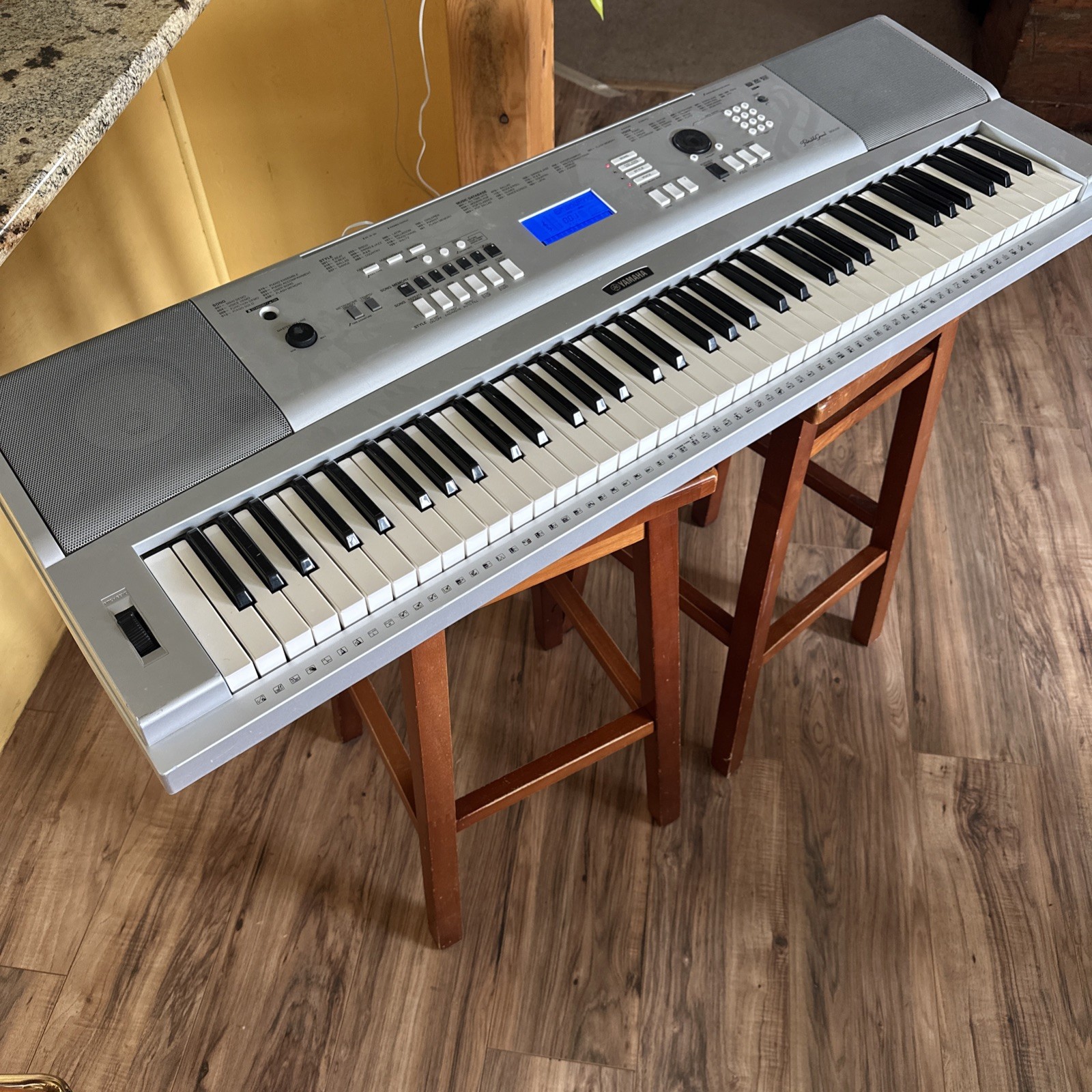 Yamaha DGX-230 76 Key Portable Grand Digital Piano Keyboard