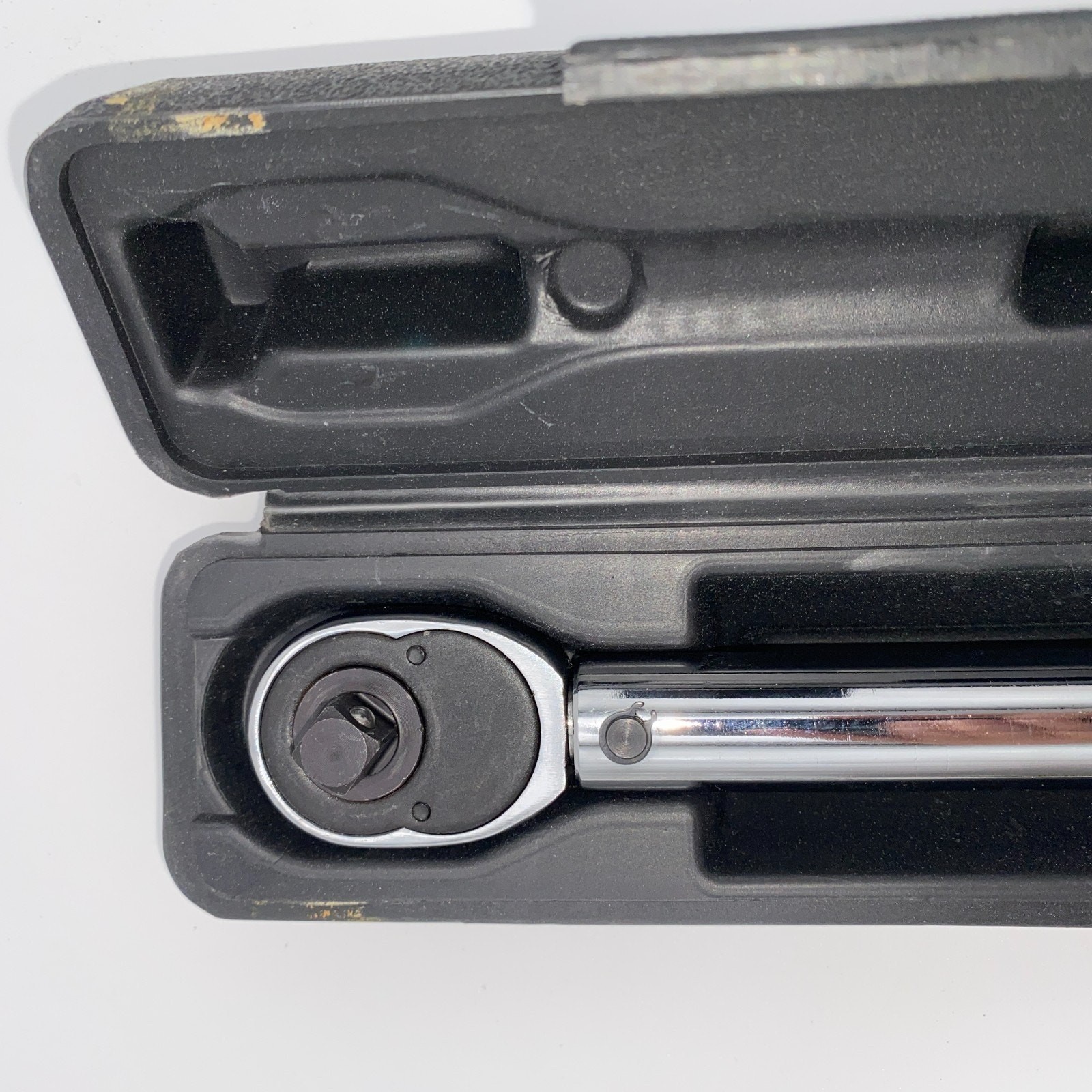 Pittsburgh Pro 3/8" Drive Click Type Reversible Torque Wrench W/ Case 61276