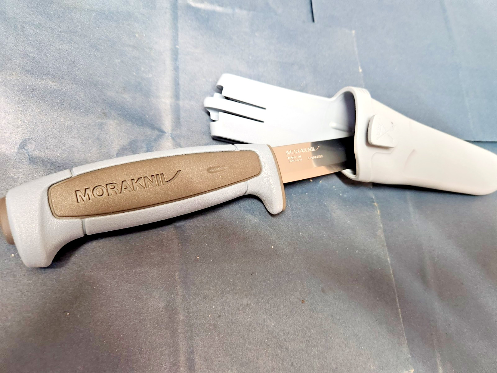 SWEDEN MORA MORAKNIV 8.25" BLUE 2022 ED BASIC 546 STAINLESS STEEL SURVIVAL KNIFE
