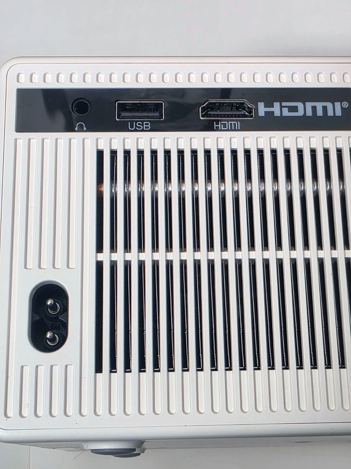 HAPPRUN 1500 ANSI Portable Projector with Built-in Streaming Apps