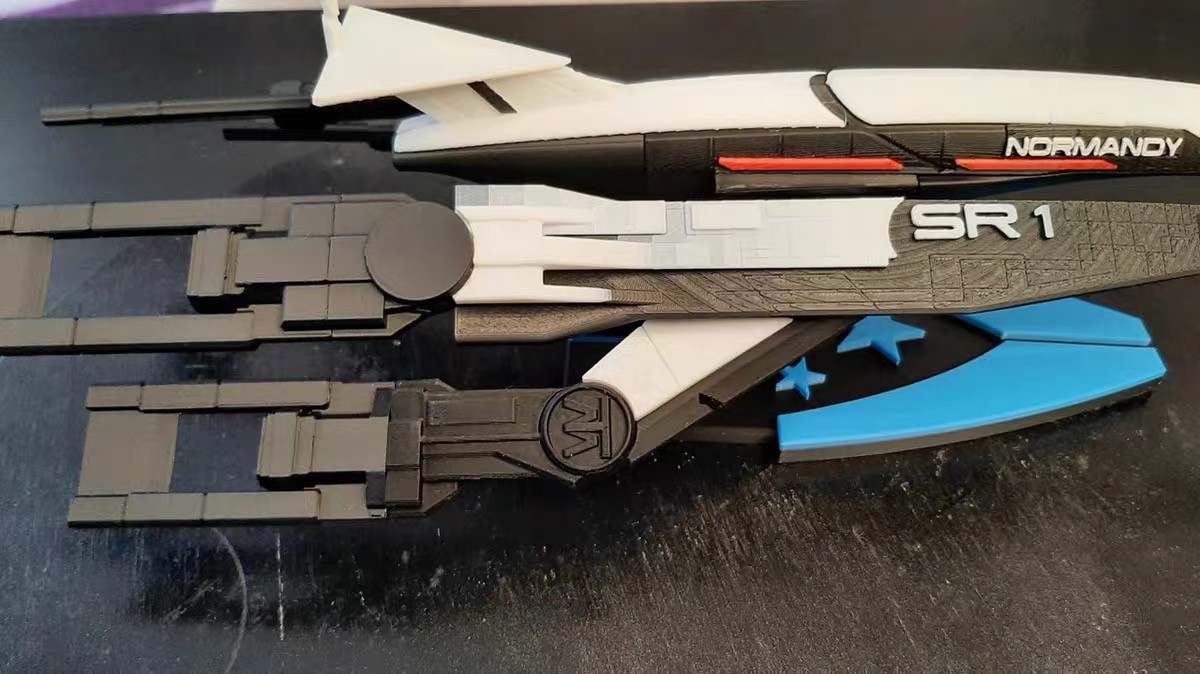 Mass Effect SSV Normandy SR1 Spaceship Painted 3D Print Assembly Model