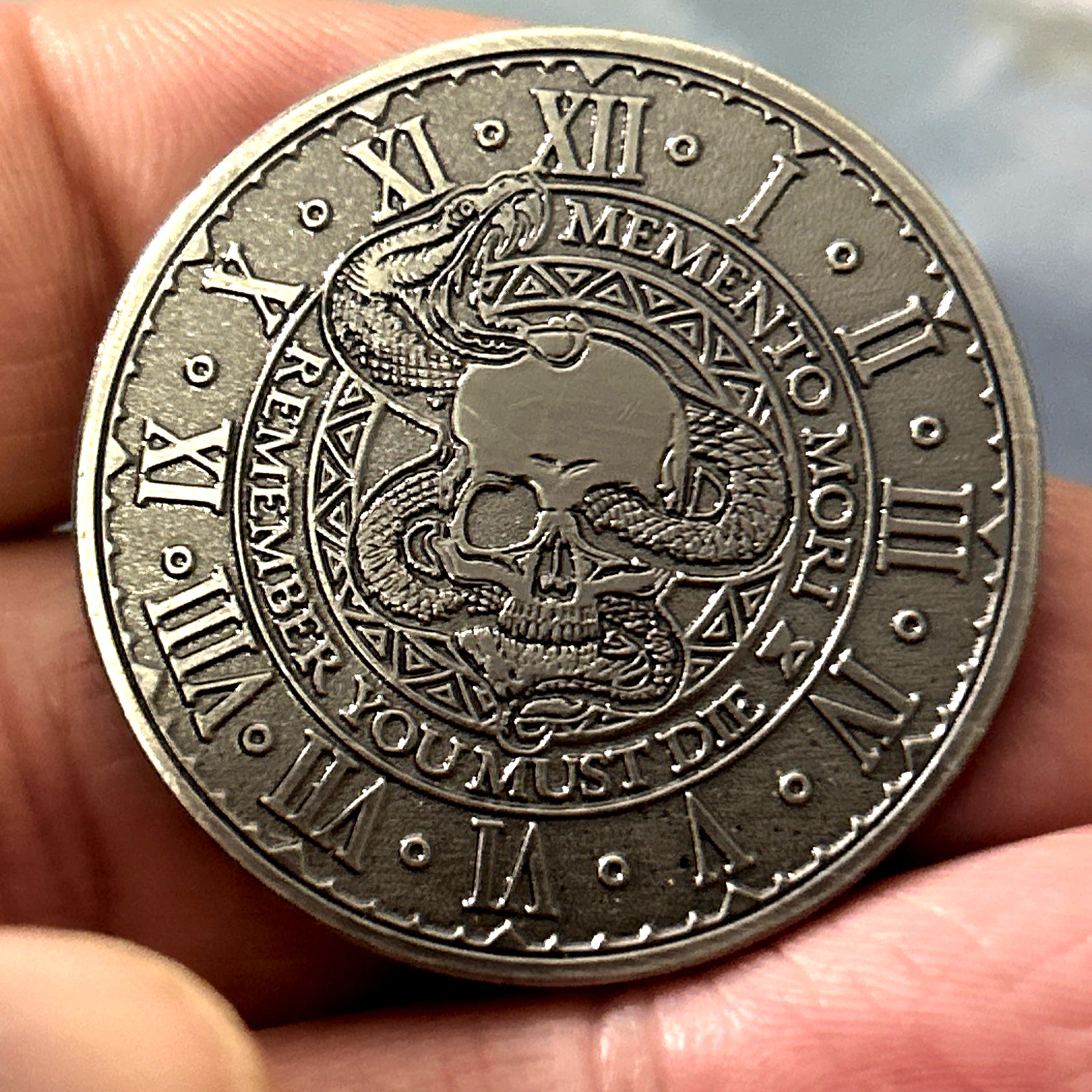 MEMENTO MORI-MEMENTO VIVERE Skull Novelty Good Luck Heads Tails Coin/Golf Marker