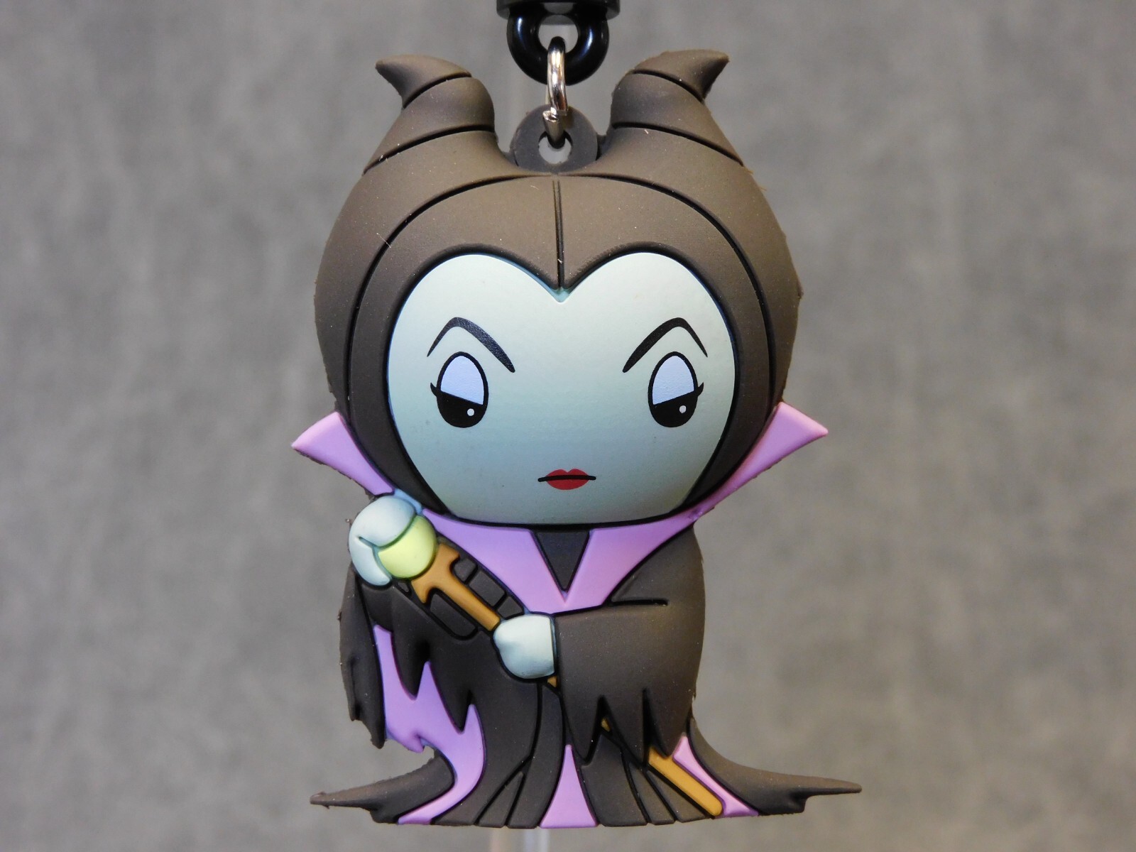 Sleeping Beauty NEW * Maleficent Clip * Blind Bag Anniversary Disney Key Chain