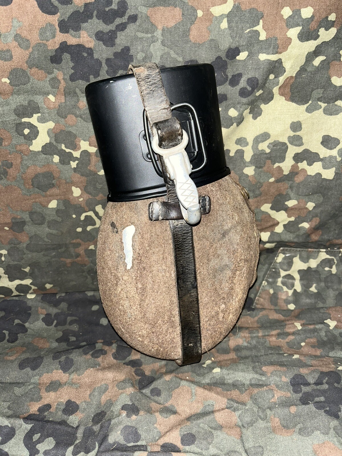 WW2 German Uniform M31 Canteen & Cup Marked TSR 40