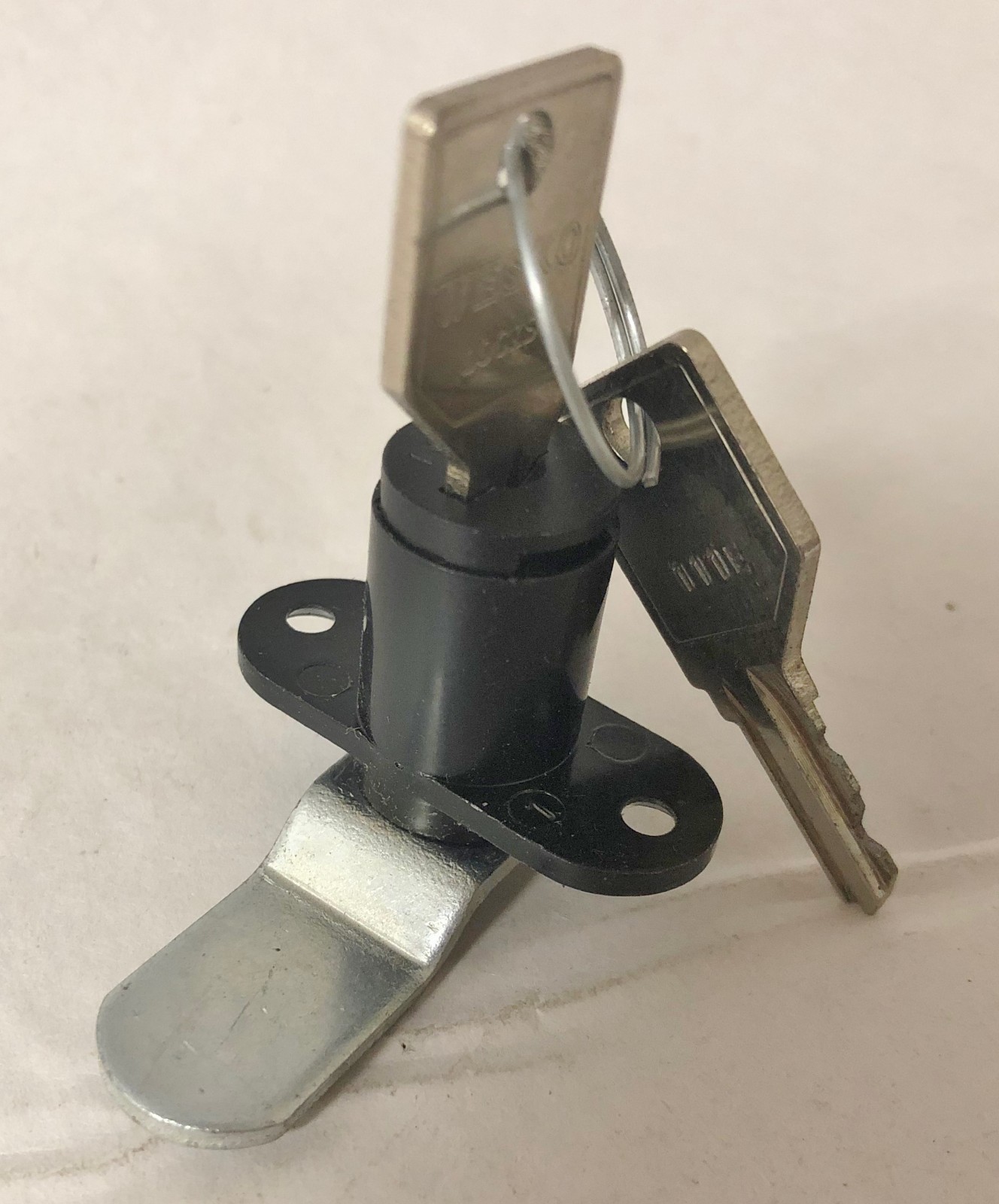 Wesko Cam Lock Black 2-keys per lock Random key numbers  #9606