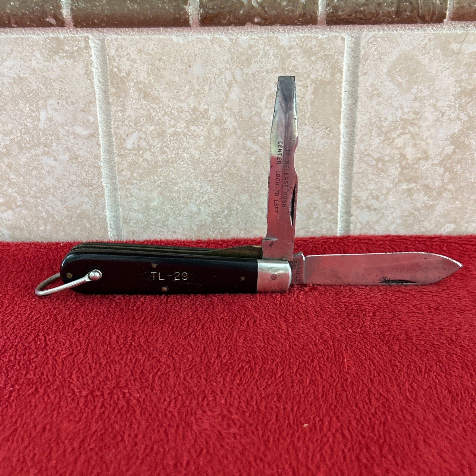 WWII US Signal Corps Lineman TL-29 Electricians 2 Blade Folding Knife Camillus