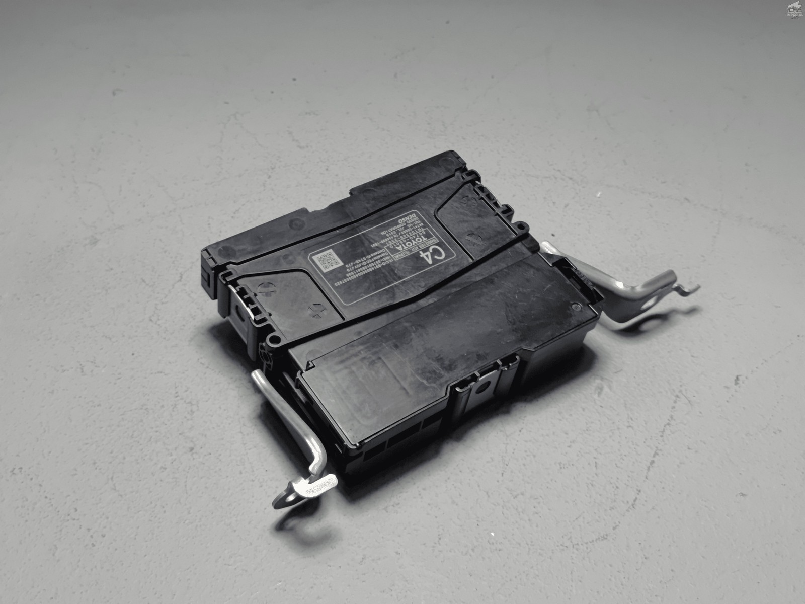 2018-2019 Toyota Camry Telephone Transceiver Communication Module & Bracket OEM