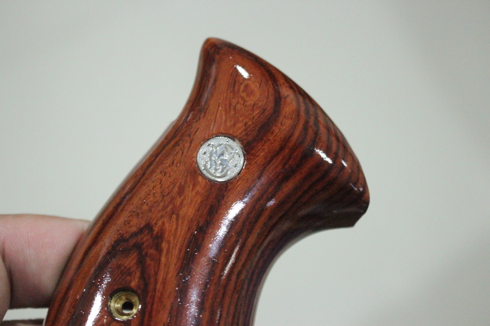 TARGET GRIPS FOR S&W K, L FRAME SQUARE BUTT MOD 686, 66 ROSE WOOD NICE GIFT # 12