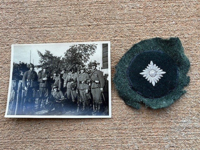 WW2 German Army  Green Tunic Obershutze Rank Insignia and Group Soldiers Photo.