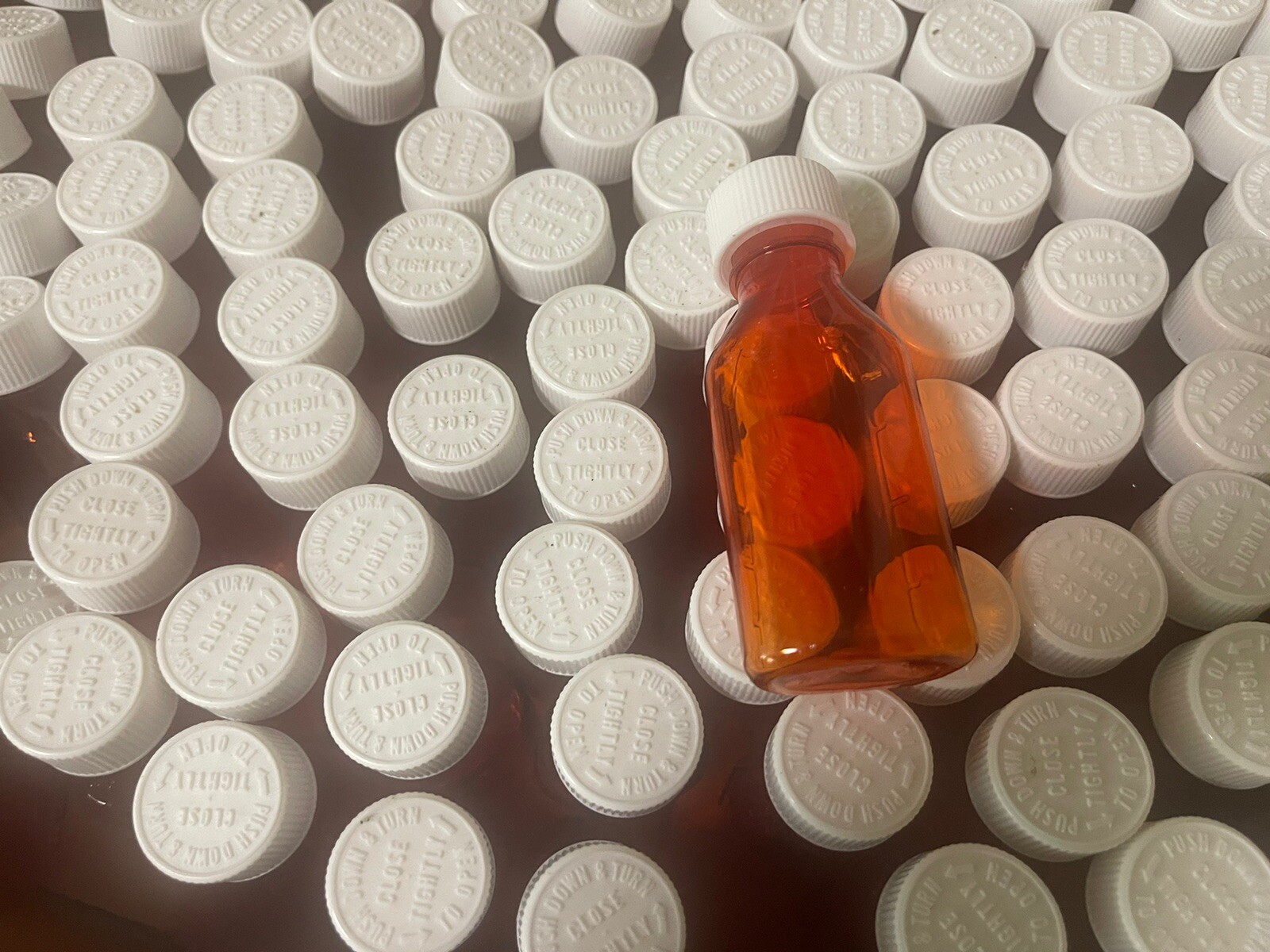 NEW**100 Graduated Ovals Amber Medicine Plastic Bottles/Caps 2 OZ