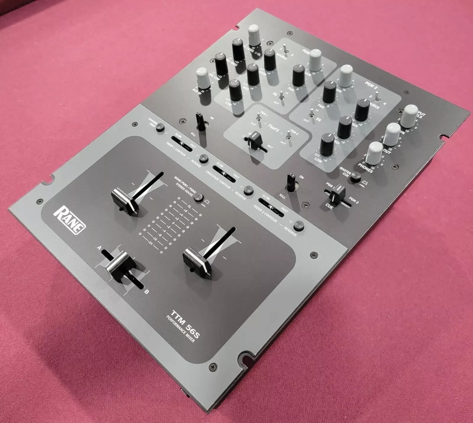 Rane TTM 56S DJ Mixer (Excellent Condition)