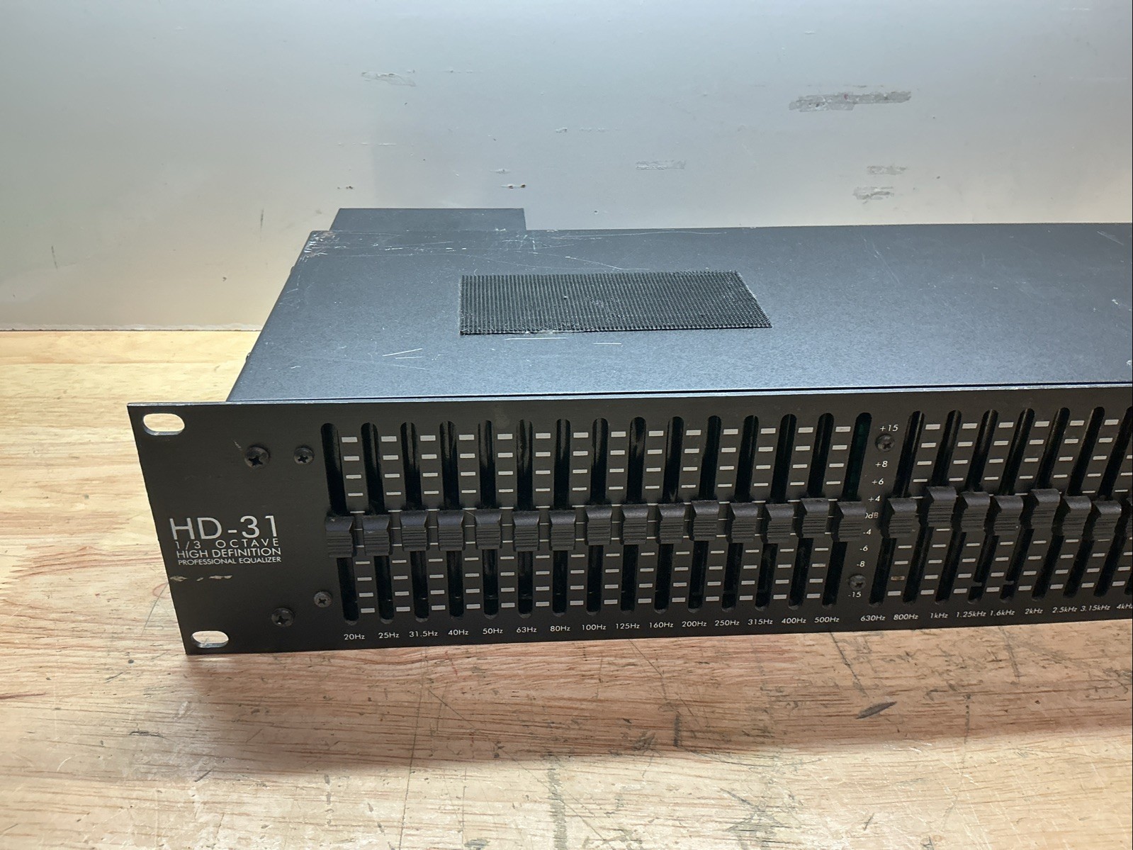 ART HD-31 High Definition EQ 1/3 Octave Professional Graphic Equalizer