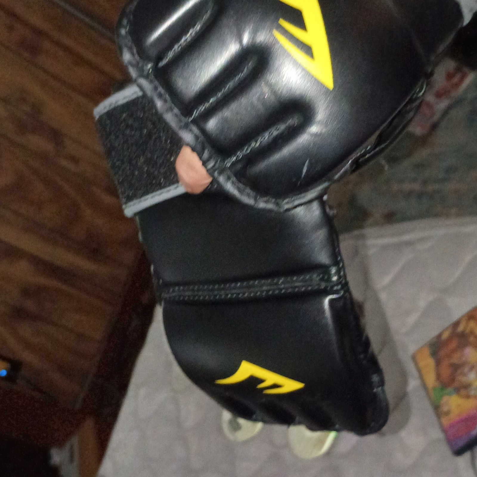 Everlast MMA training n sparing gloves