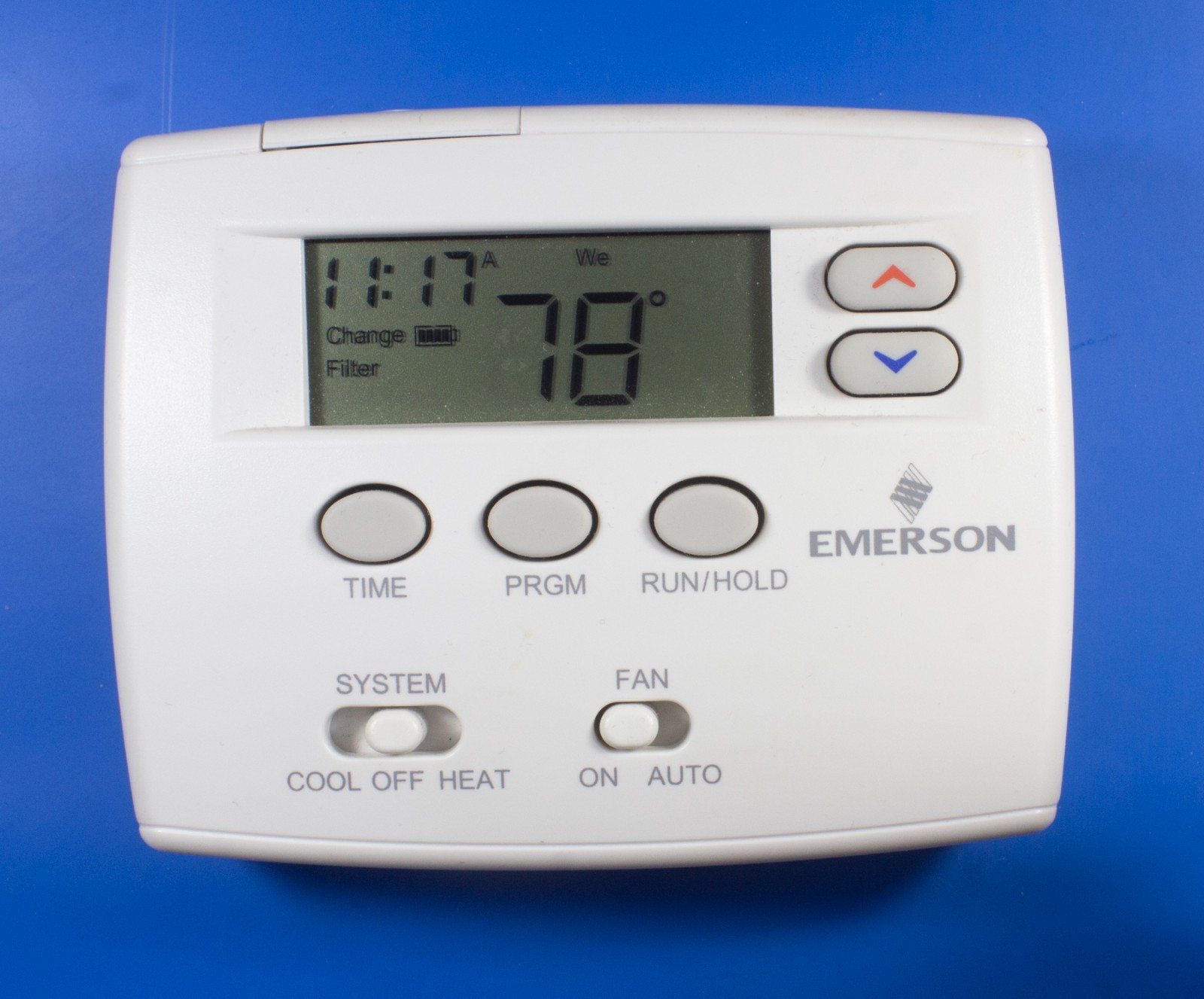 Emerson Single Stage, 2" Display, Programmable Thermostat . Mode1F80-0261 NICE