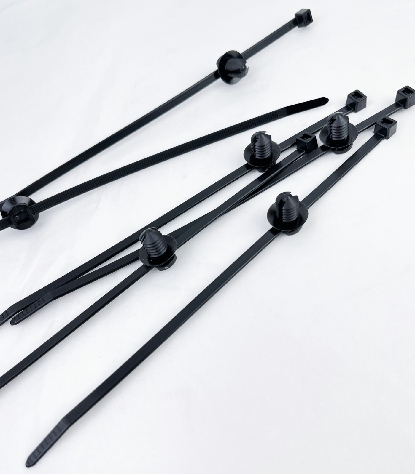 80 pcs HellermannTyton 156-00376 Fixing Cable Tie/Fir Tree Mount