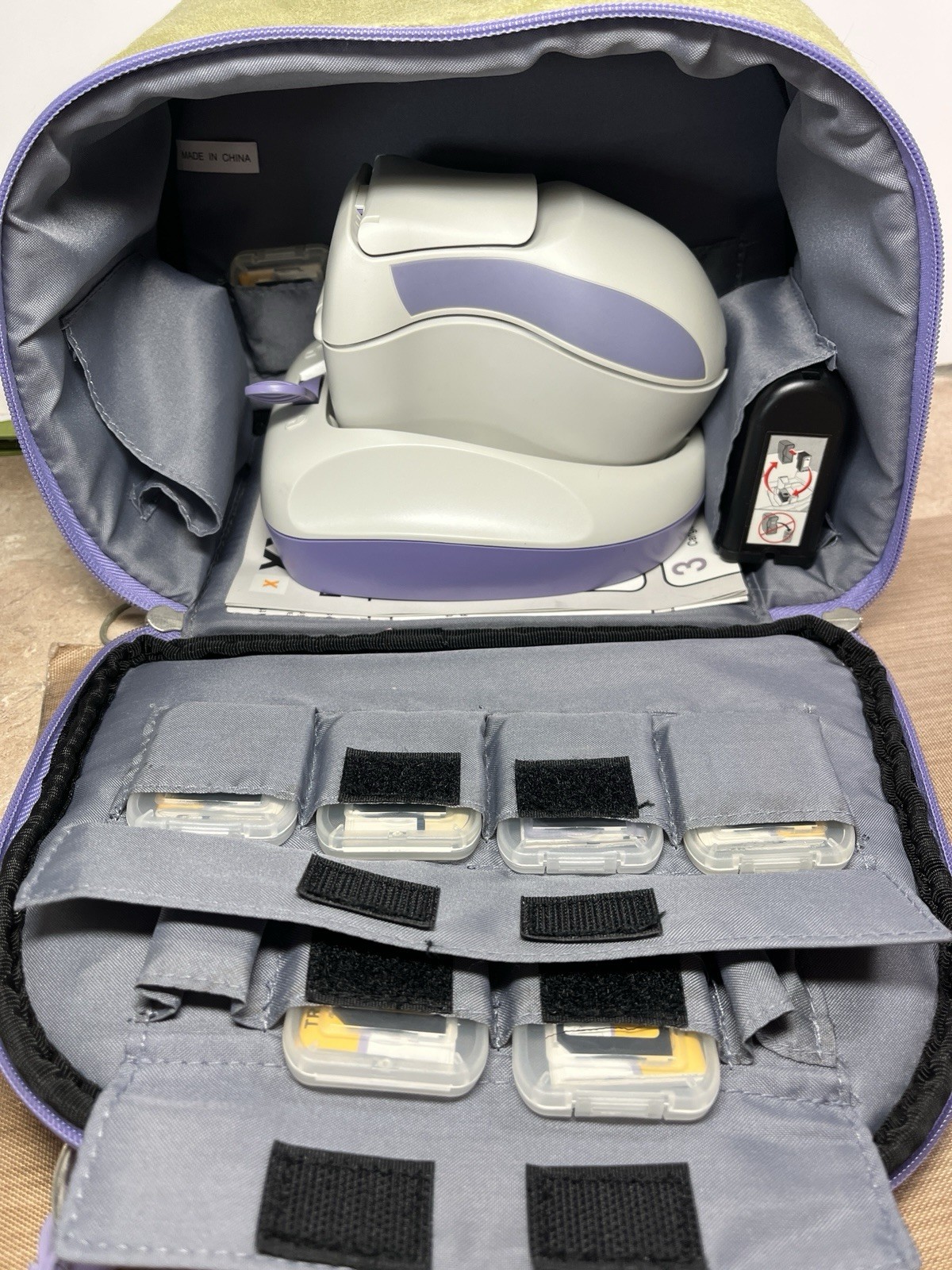 Xyron DESIGN RUNNER, CUSTOM BAG, 7 Designer Disks, Scrapbook titles