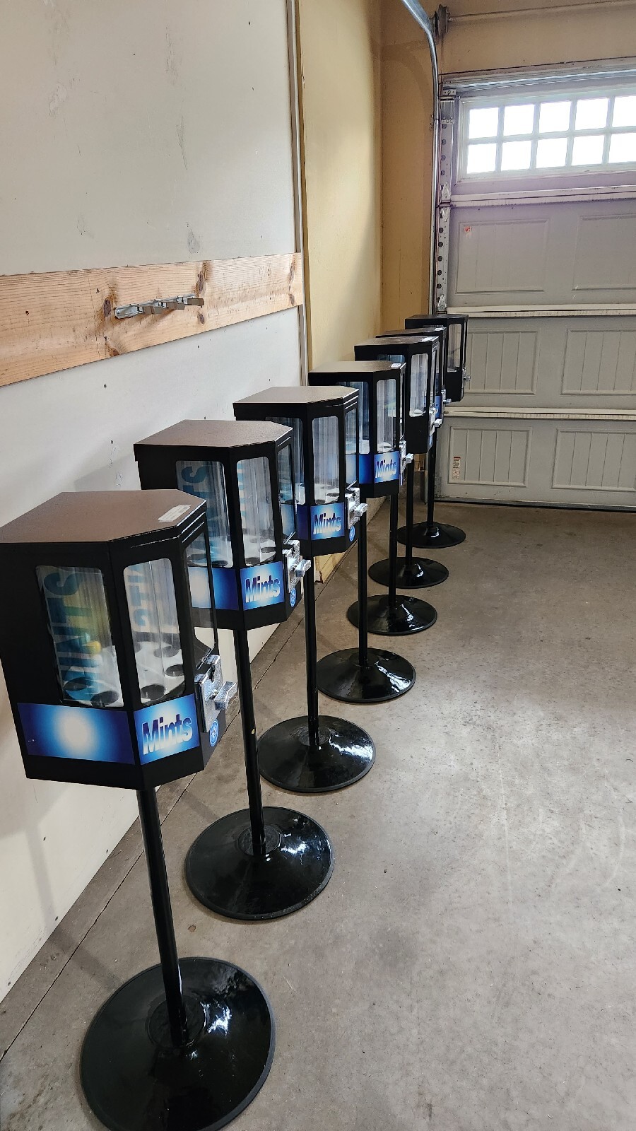 7 Fully Functional black Candy Vending Machines with 6 keys 