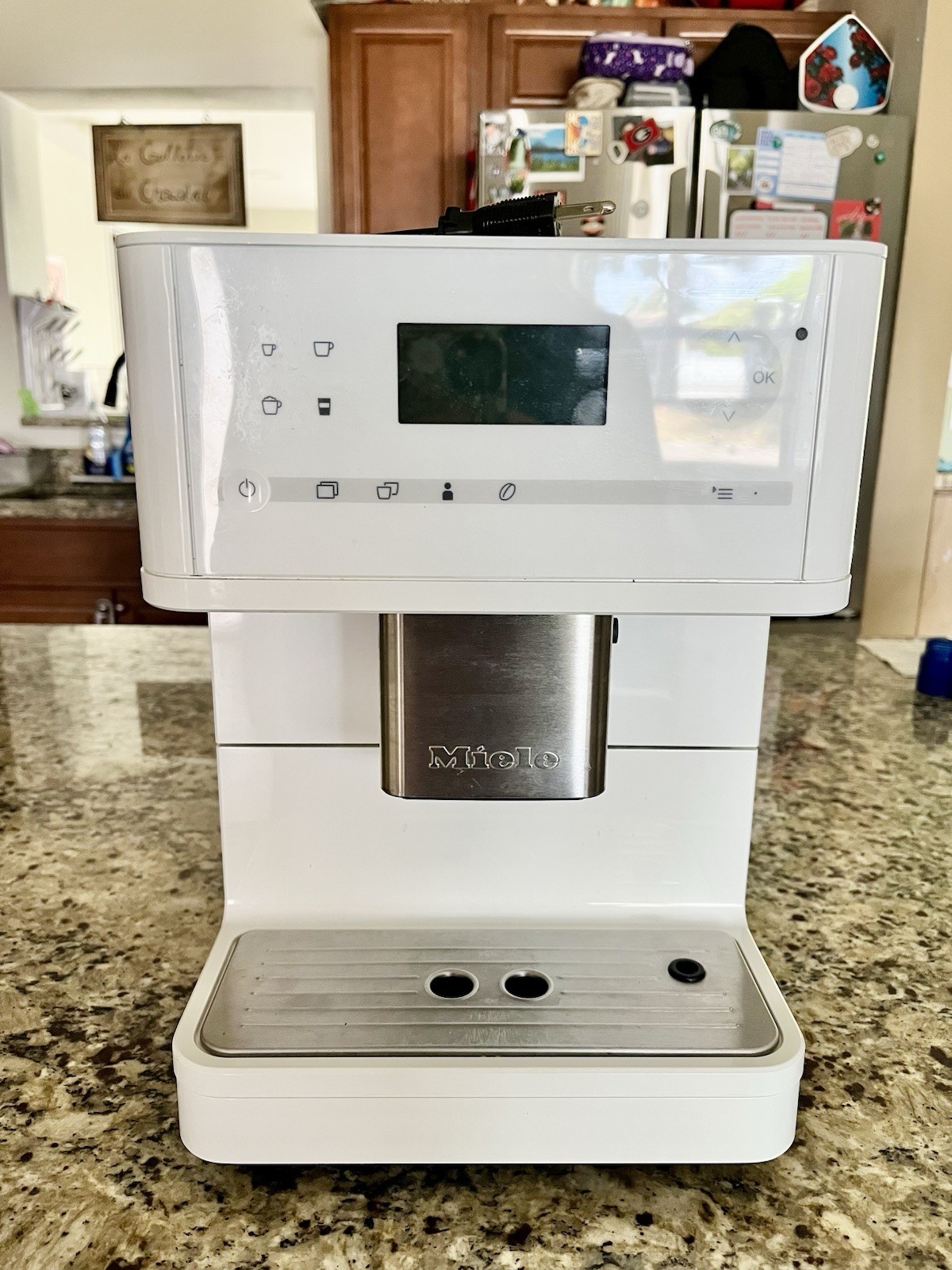 Miele Automatic Espresso & Coffee Countertop Machine. Model# CM6150