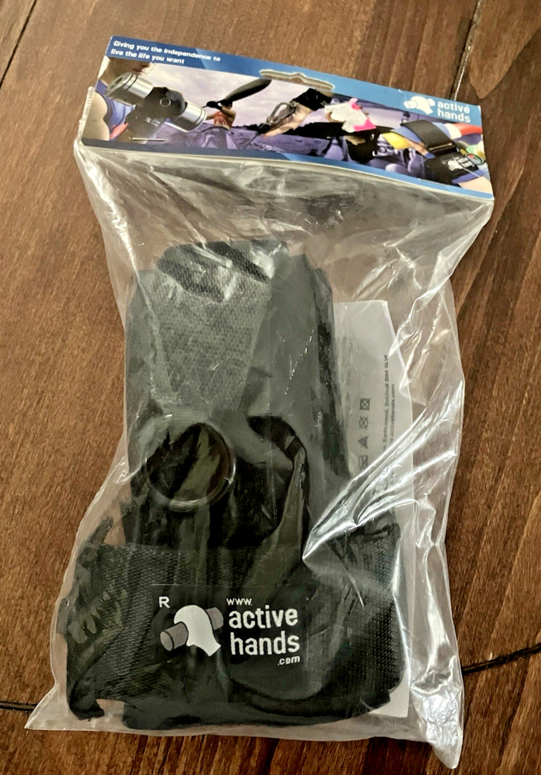 Active Hands Limb Difference Gripping Aid Standard Size For Right Hand Black!NEW