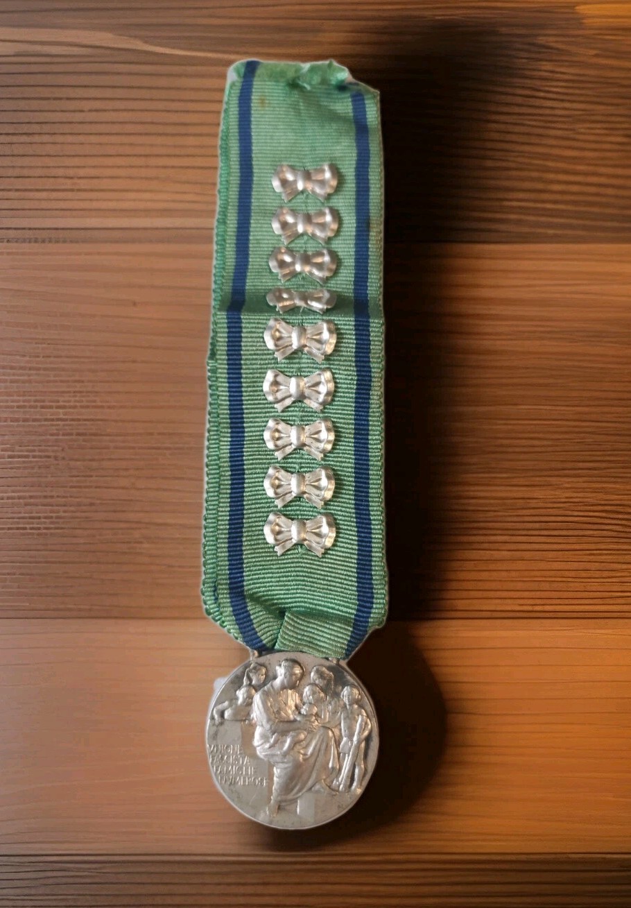 PNF MEDAL FOR MOTHERS PROLIFIC FAMILIES 9 CHILDREN Mdg 484