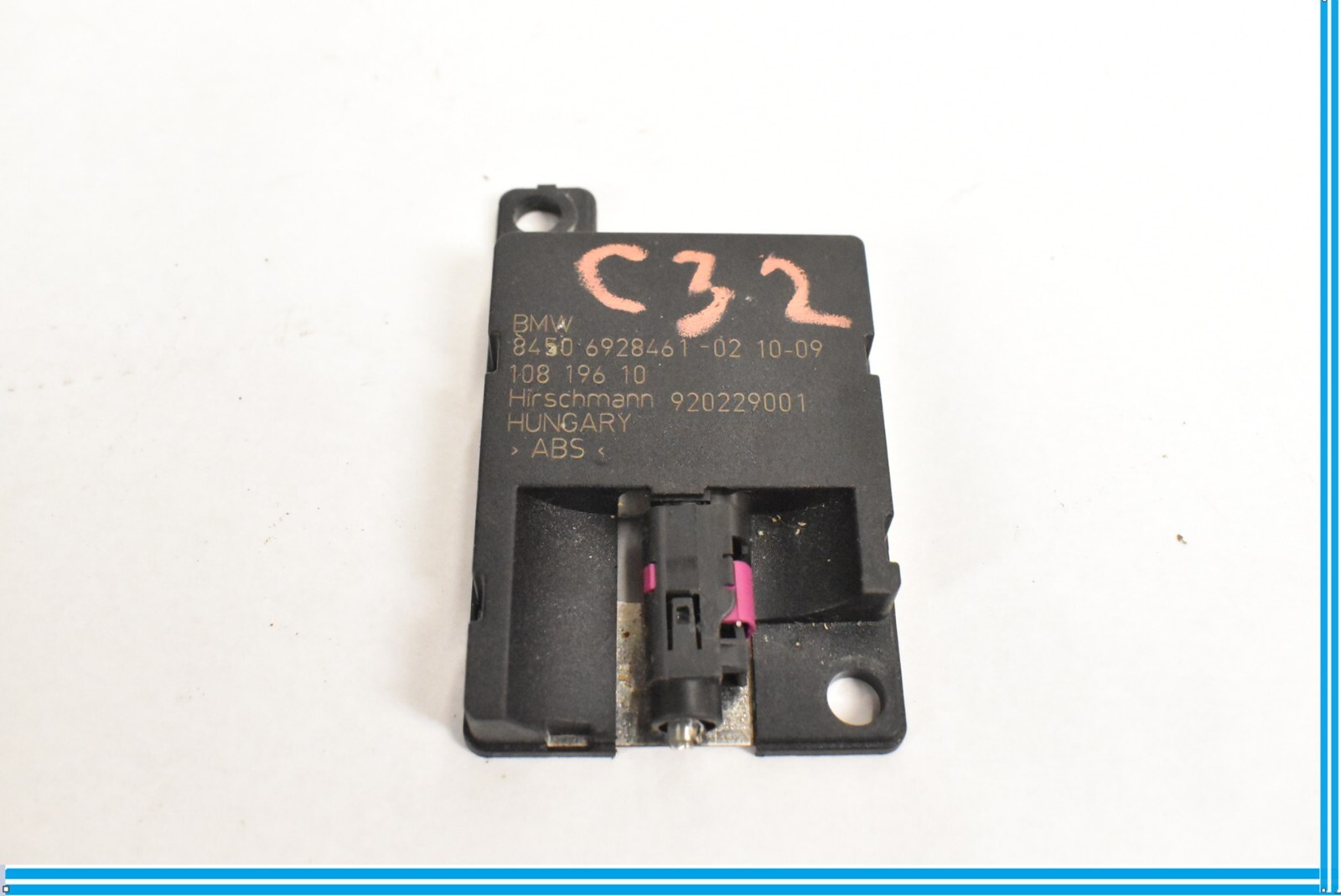 OEM BMW Factory Genuine Bluetooth Antenna P/N: 8450 6928461-01 15780