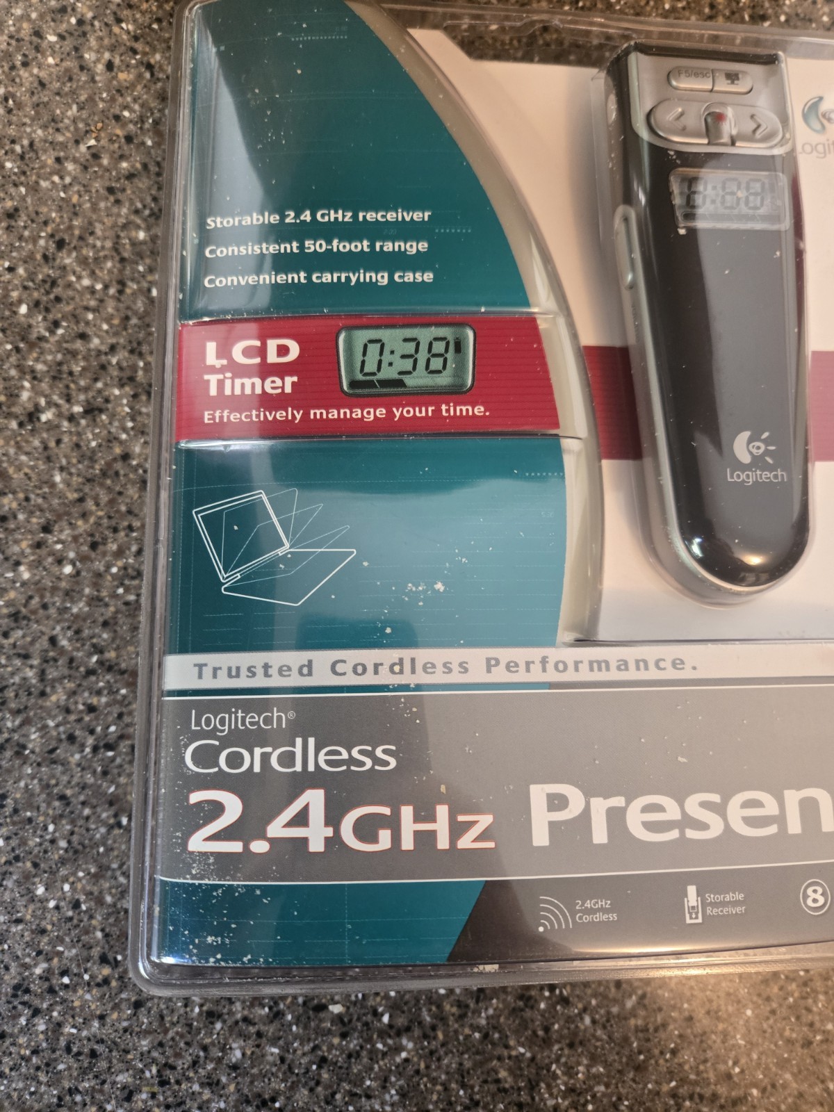 Logitech 2.4 GHz Cordless Presenter With LCD Timer - New In Box NIB NOS