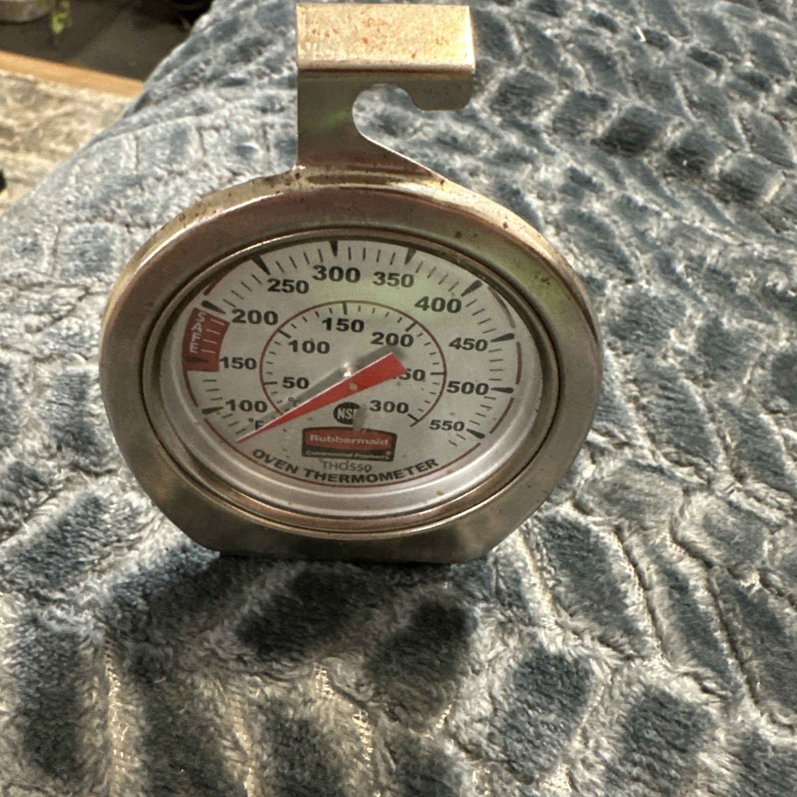 RANGE/OVEN THERMOMETER RUBBERMAID THO550 STAINLESS STEEL HANGS OR STANDS
