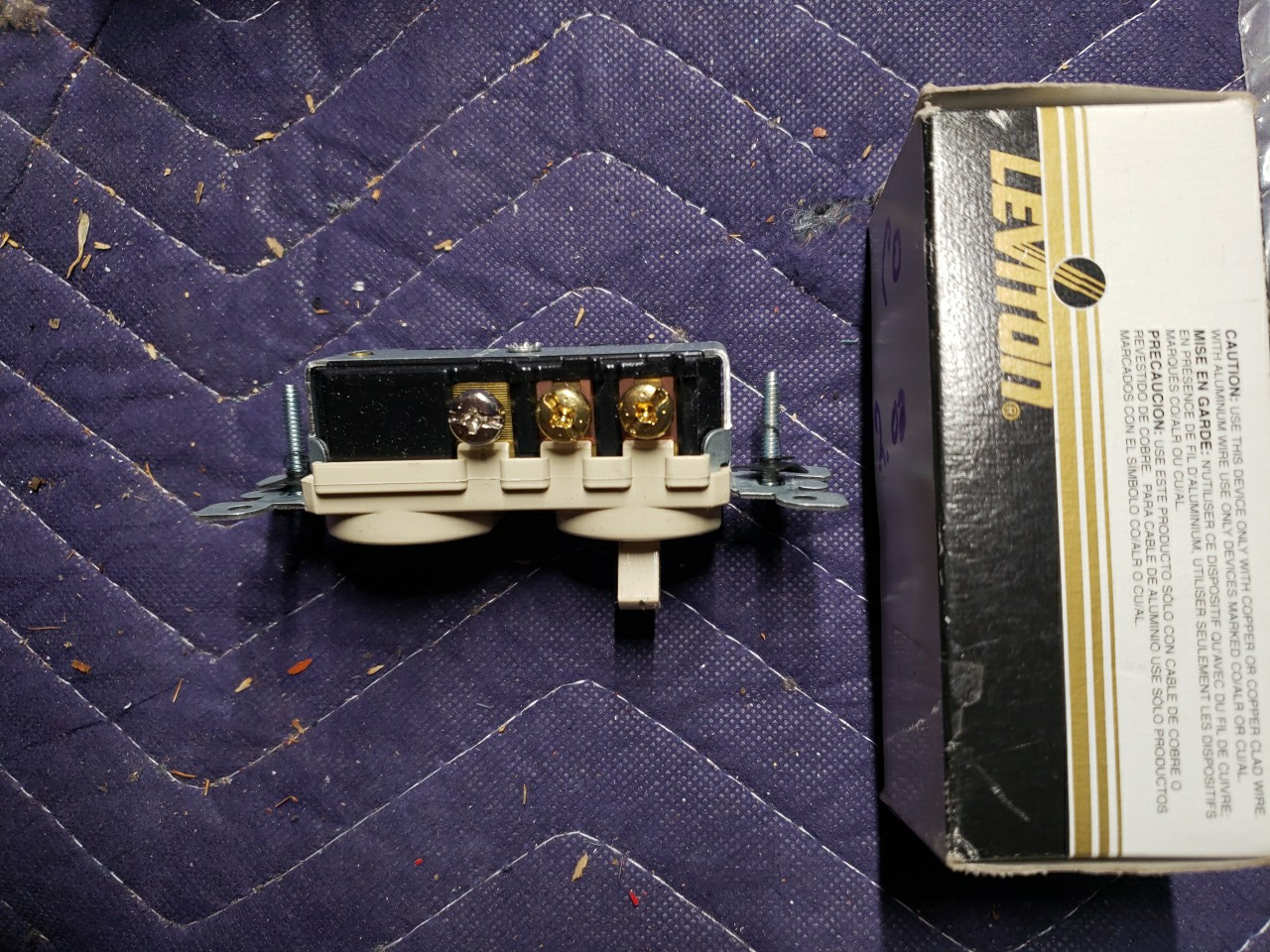 Leviton 5245-I Combination 3 Way Switch and Grounding Recep.