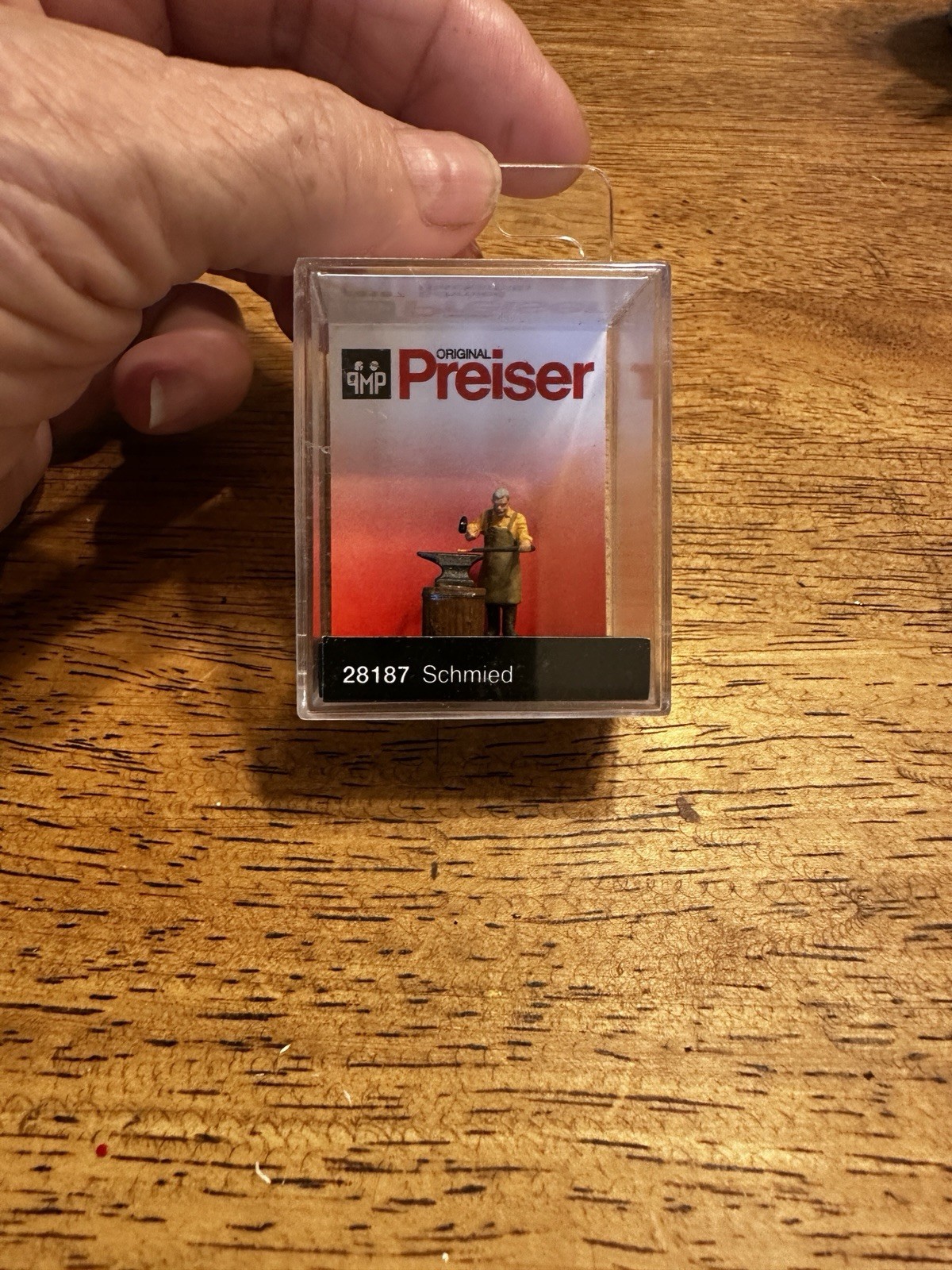 Preiser Figure #28187: Blacksmith with Anvil NEW