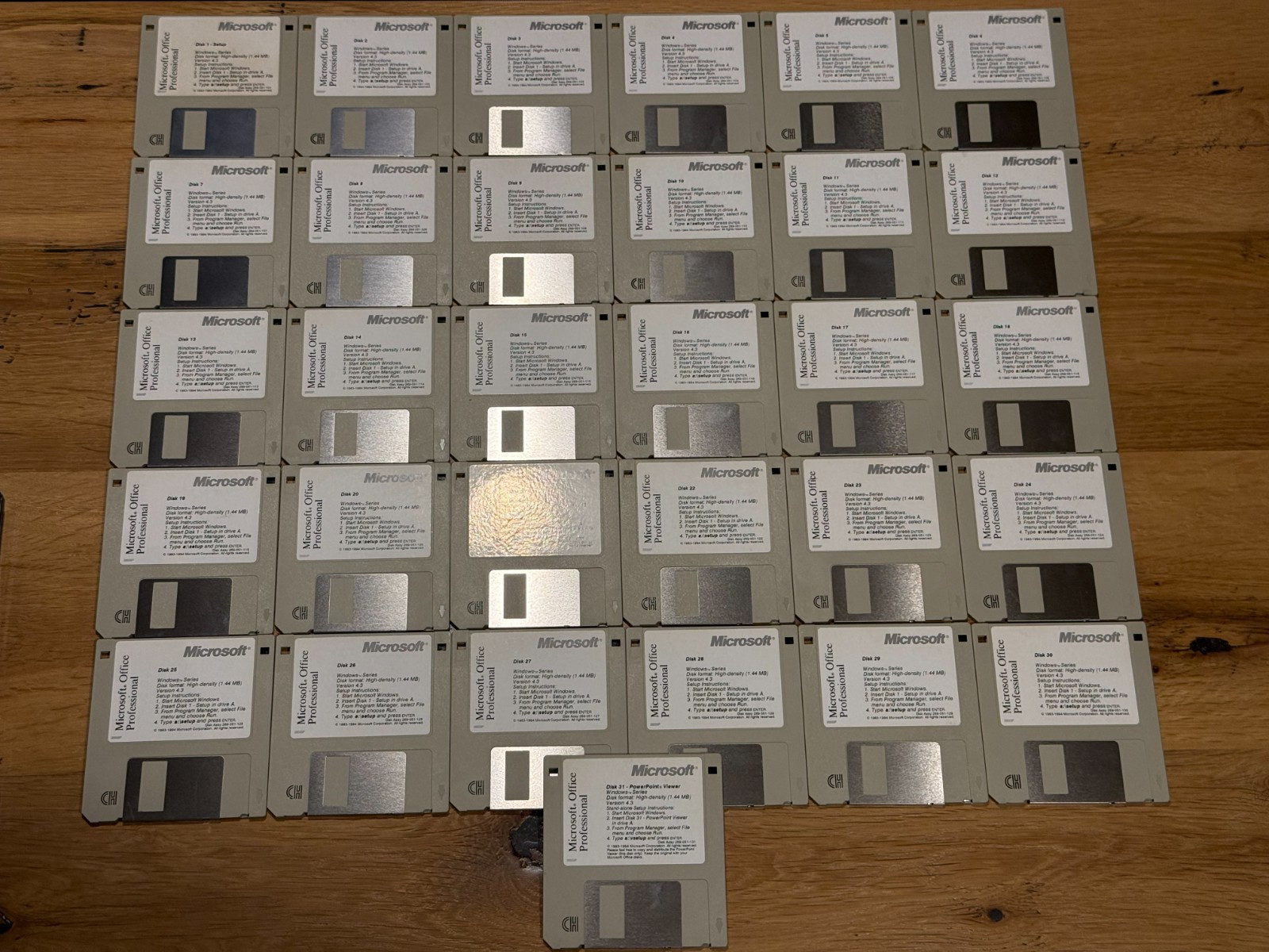 Microsoft Office Professional v 4.3 on 3.5" floppy disks (31) Complete Untested