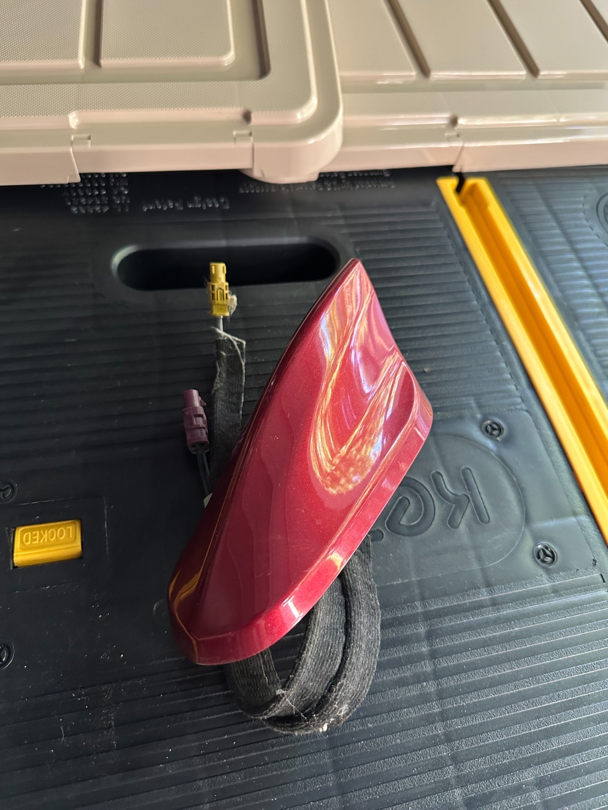 2017-2020 BUICK ENVISION Radio Shark Fin Equipment Shark Fin Antenna 84120089