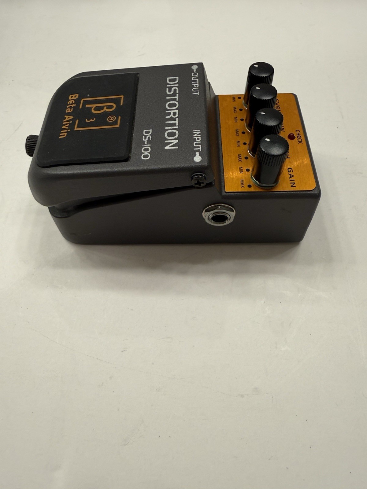 Beta Aivin DS-100 Distortion Rare Guitar Effect Pedal