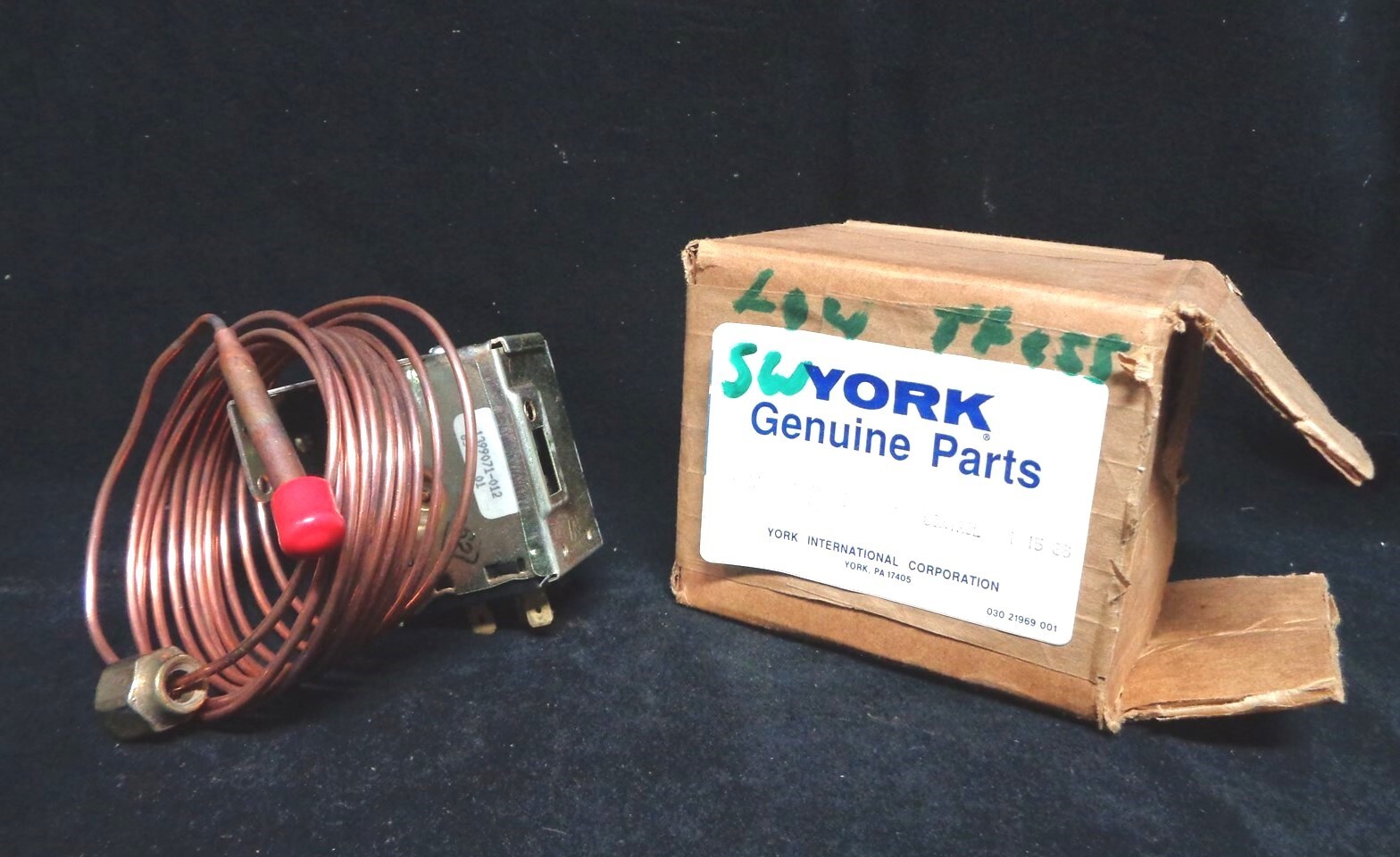 YORK / THERMOSTAT - PART NUMBER: 025 17461 000 (NEW in BOX)