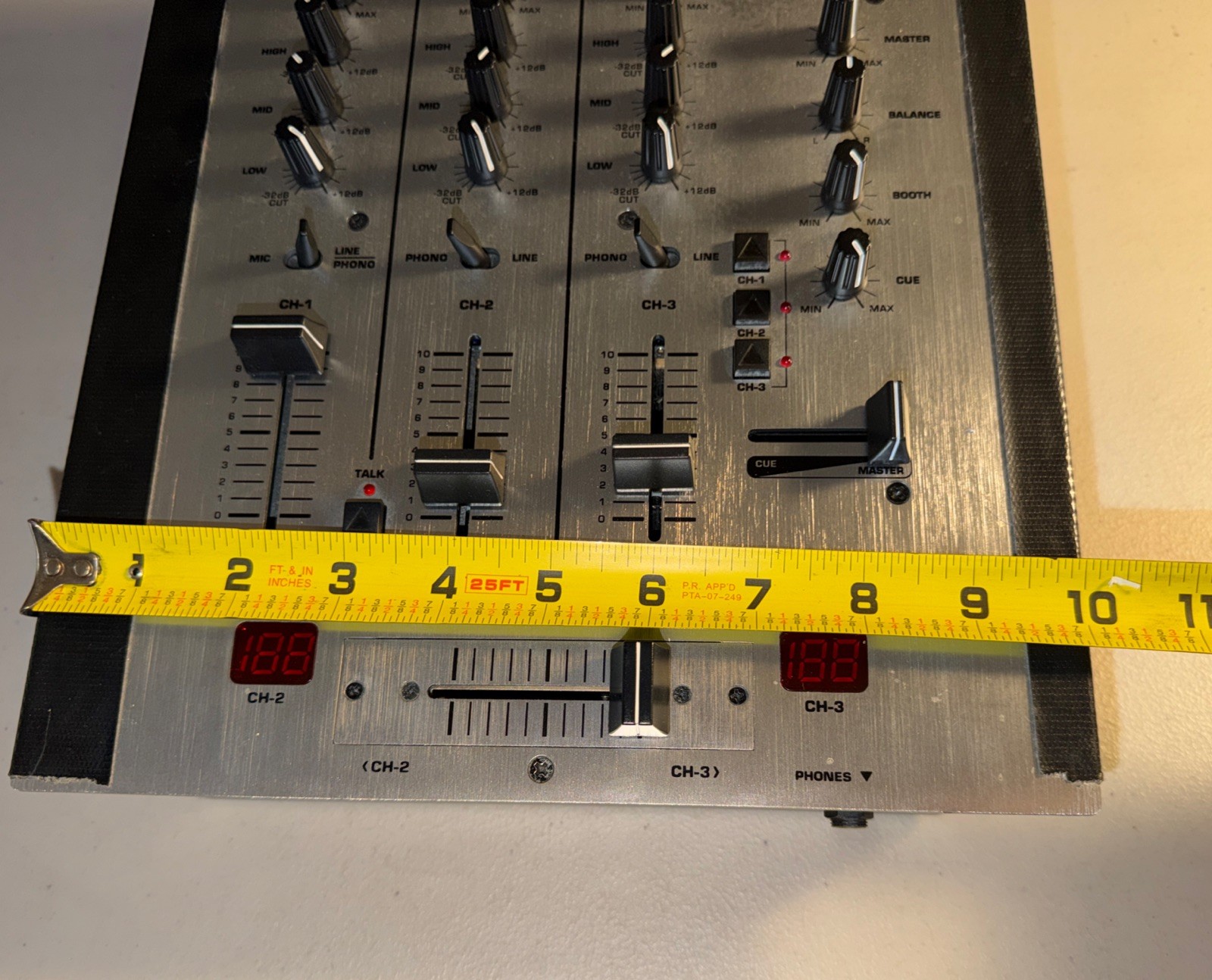 Behringer DX626 Professional 3 Channel DJ Mixer - Untested