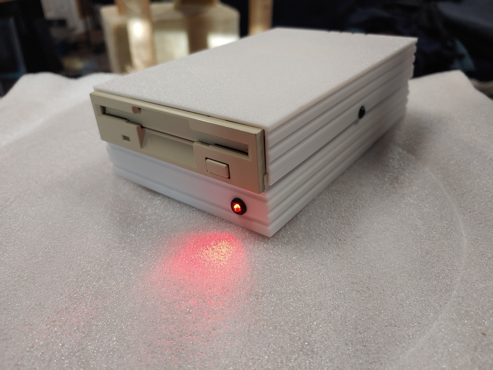 External fully assembled GreaseWeazle 3.5 inch Floppy Drive (White)